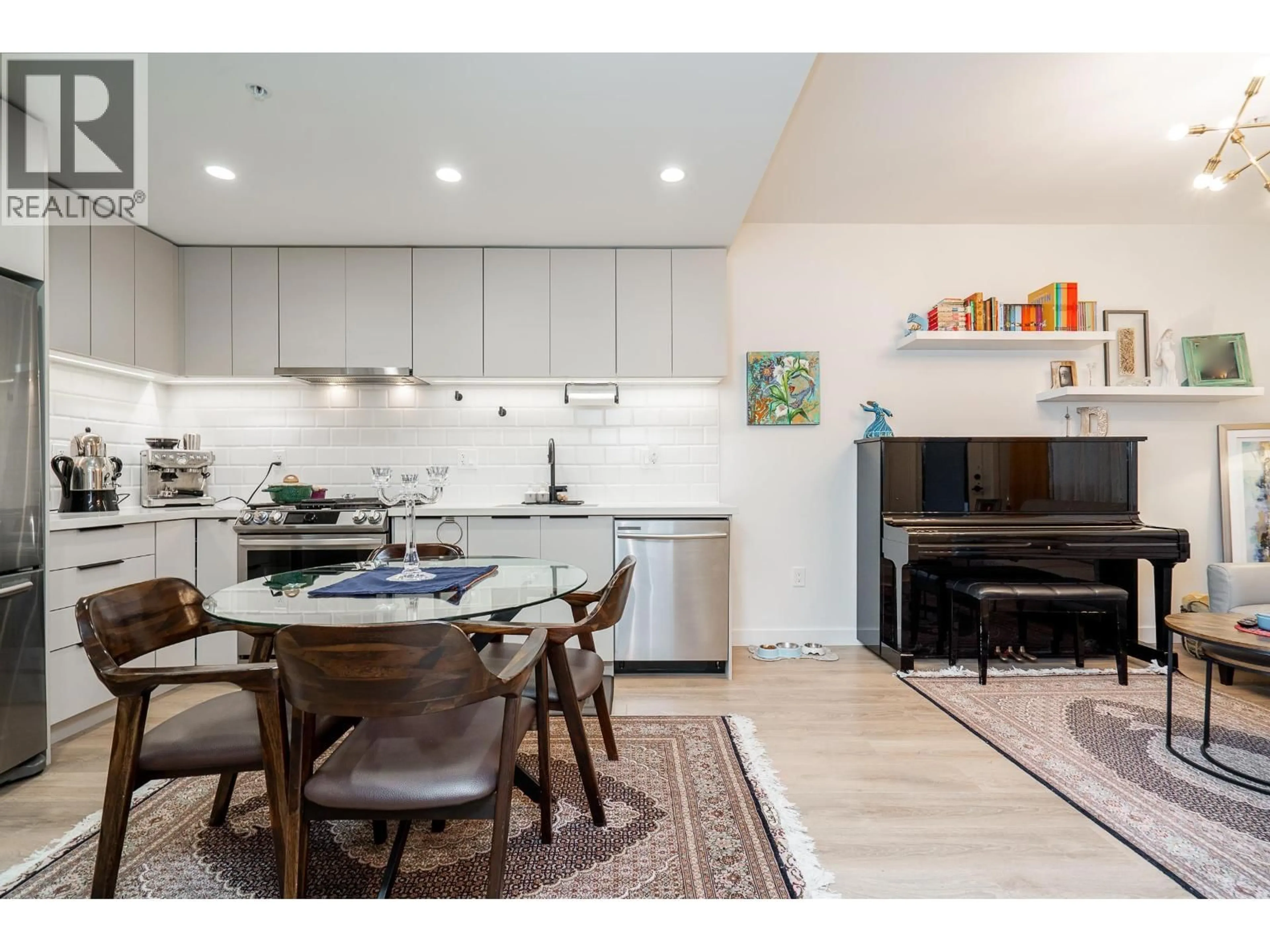 Open concept kitchen, unknown for 112 - 3038 ST. GEORGE STREET, Port Moody British Columbia V3H0L3