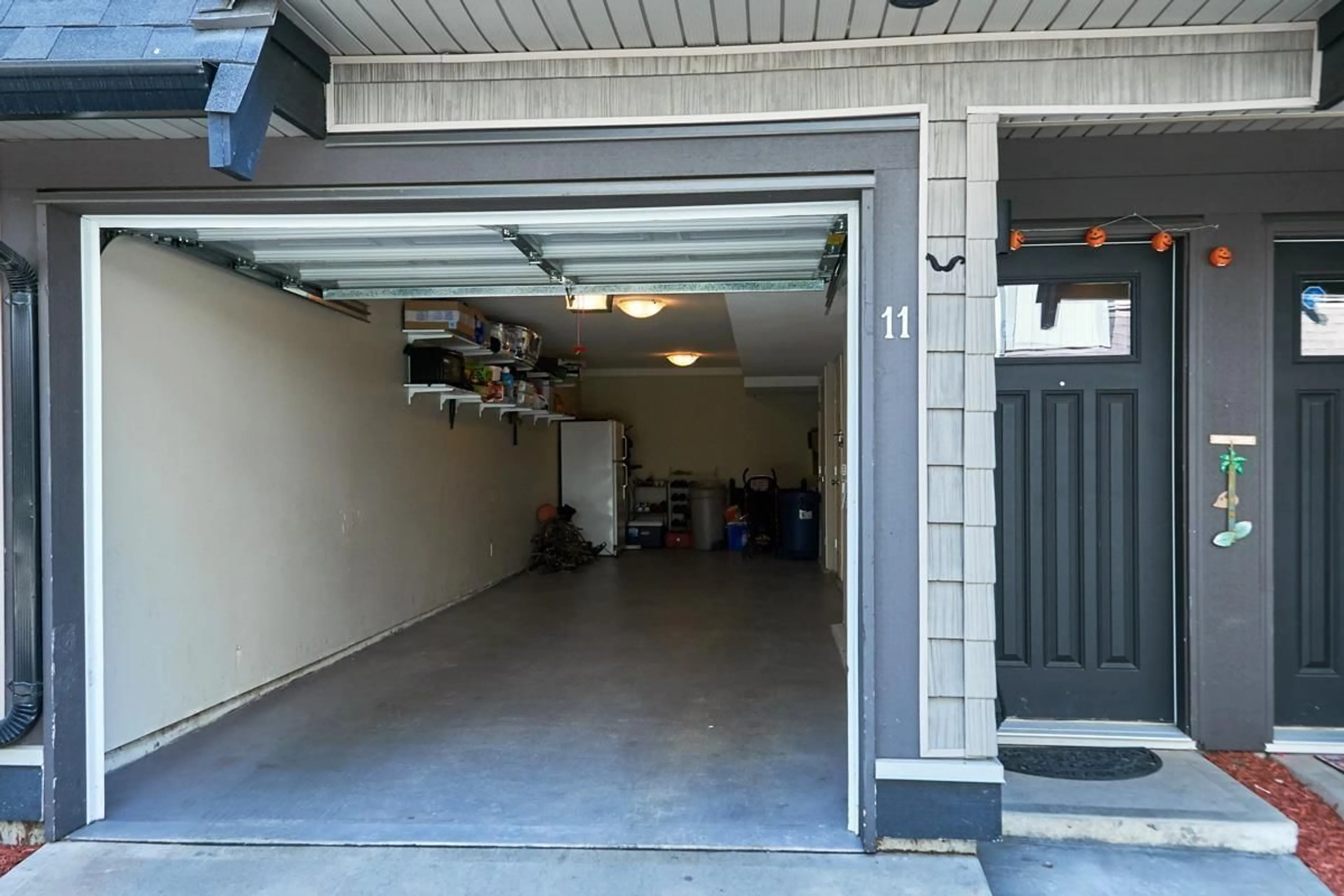 Indoor garage for 11 - 15192 62A AVENUE, Surrey British Columbia V3S9A6
