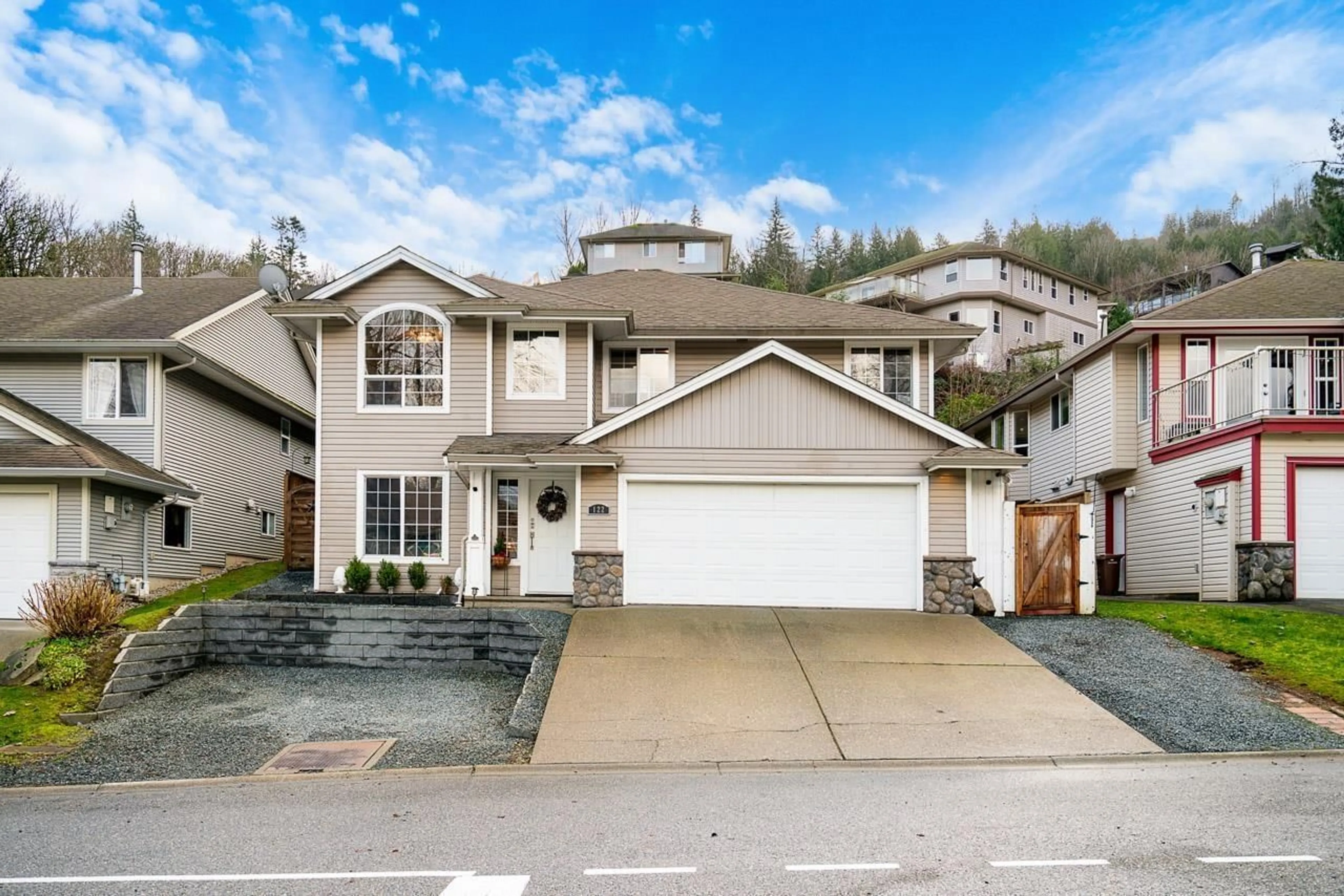 Home with vinyl exterior material, street for 122 - 43995 CHILLIWACK MOUNTAIN ROAD, Chilliwack British Columbia V2R5M1
