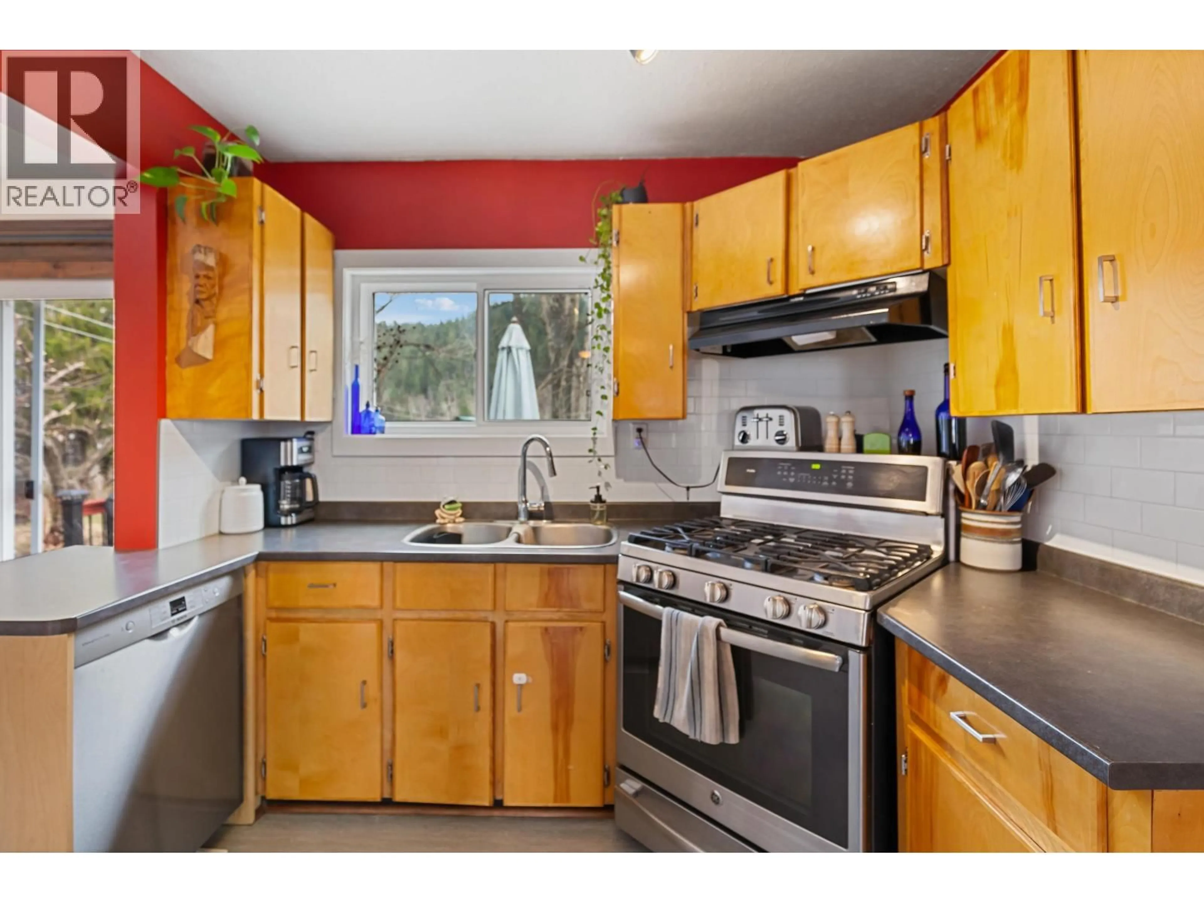 Standard kitchen, unknown for 2688 INLANDER STREET, Prince George British Columbia V2L1J9