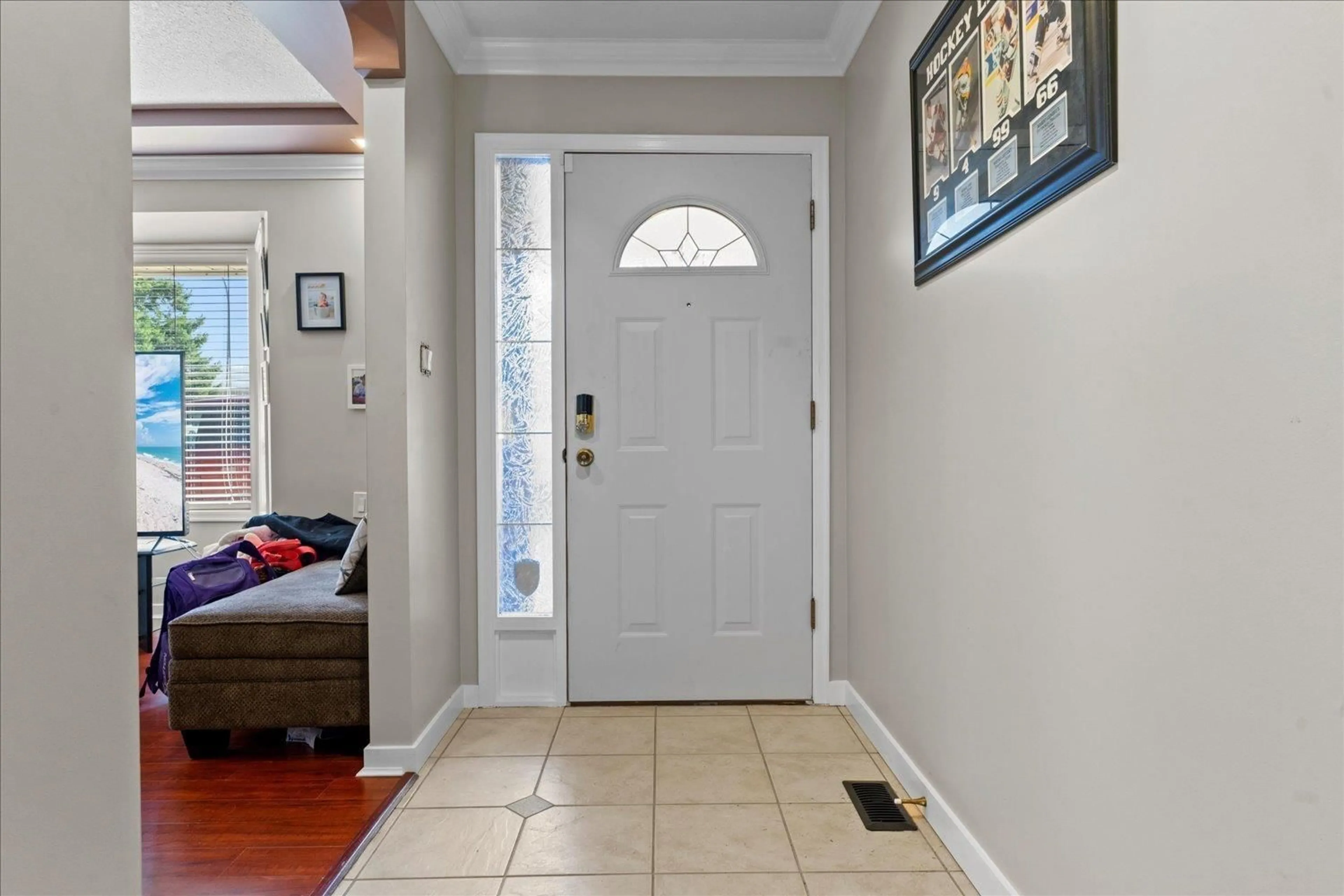 Indoor entryway for 6279 SILVERTHORNE ROAD, Chilliwack British Columbia V2R2N2