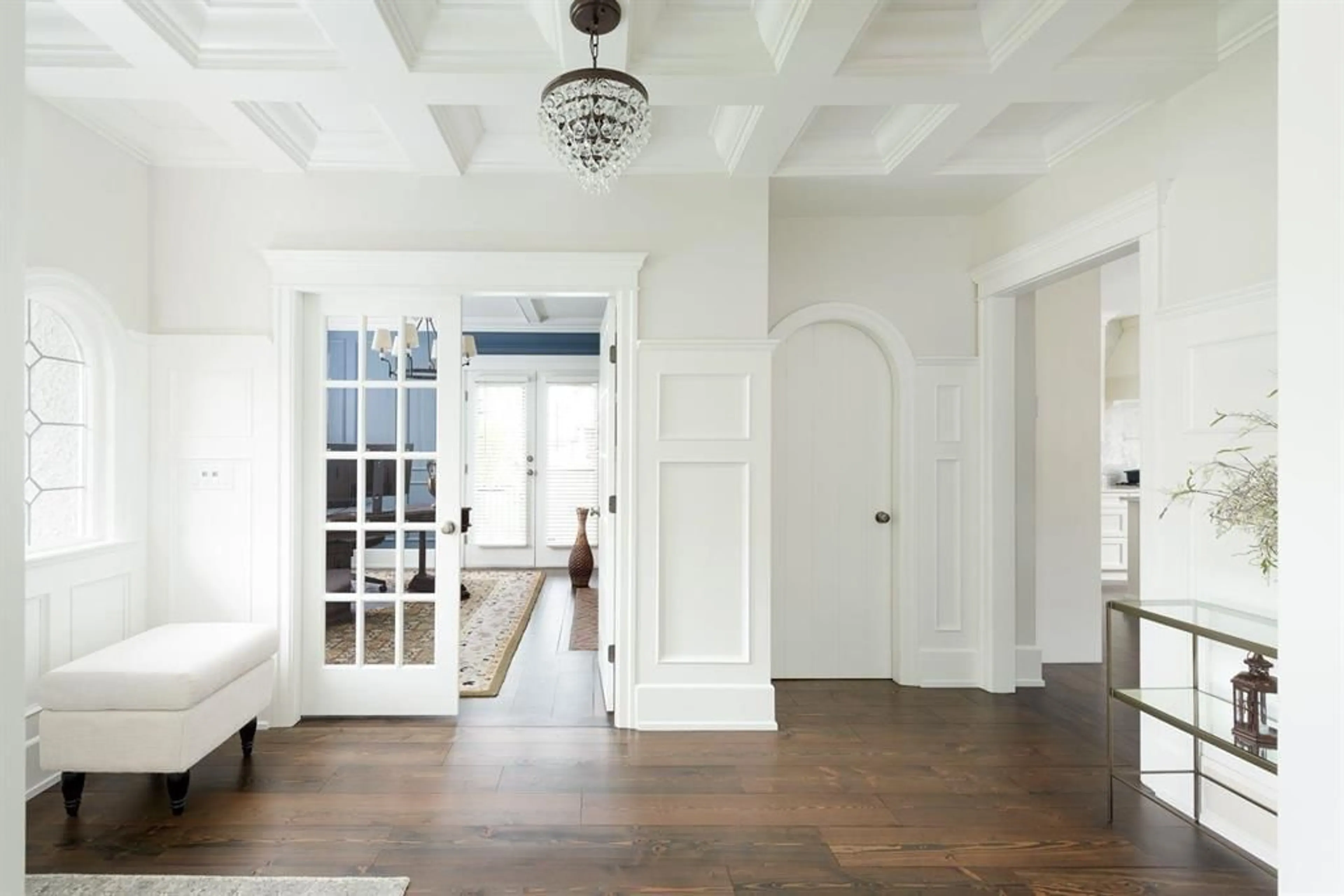 Indoor entryway for 3758 DEVONSHIRE DRIVE, Surrey British Columbia V3Z0H8