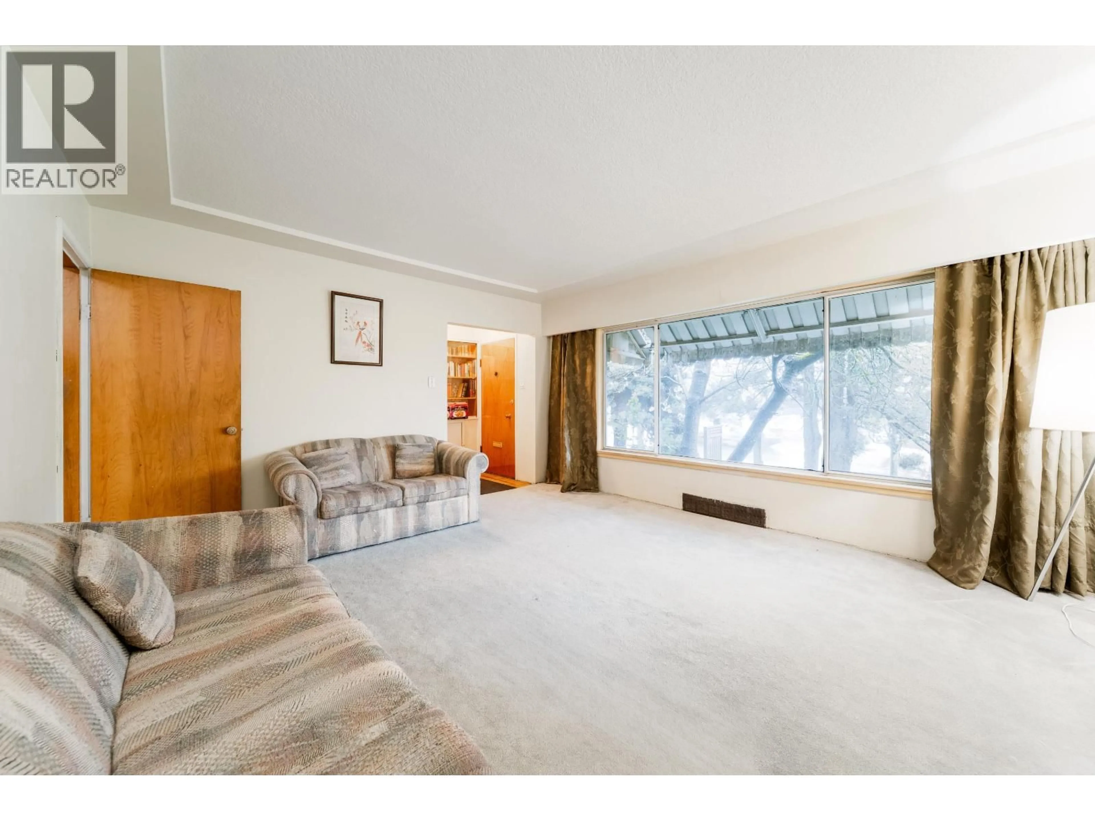 Living room with furniture, unknown for 7475 KNIGHT STREET, Vancouver British Columbia V5P2X1
