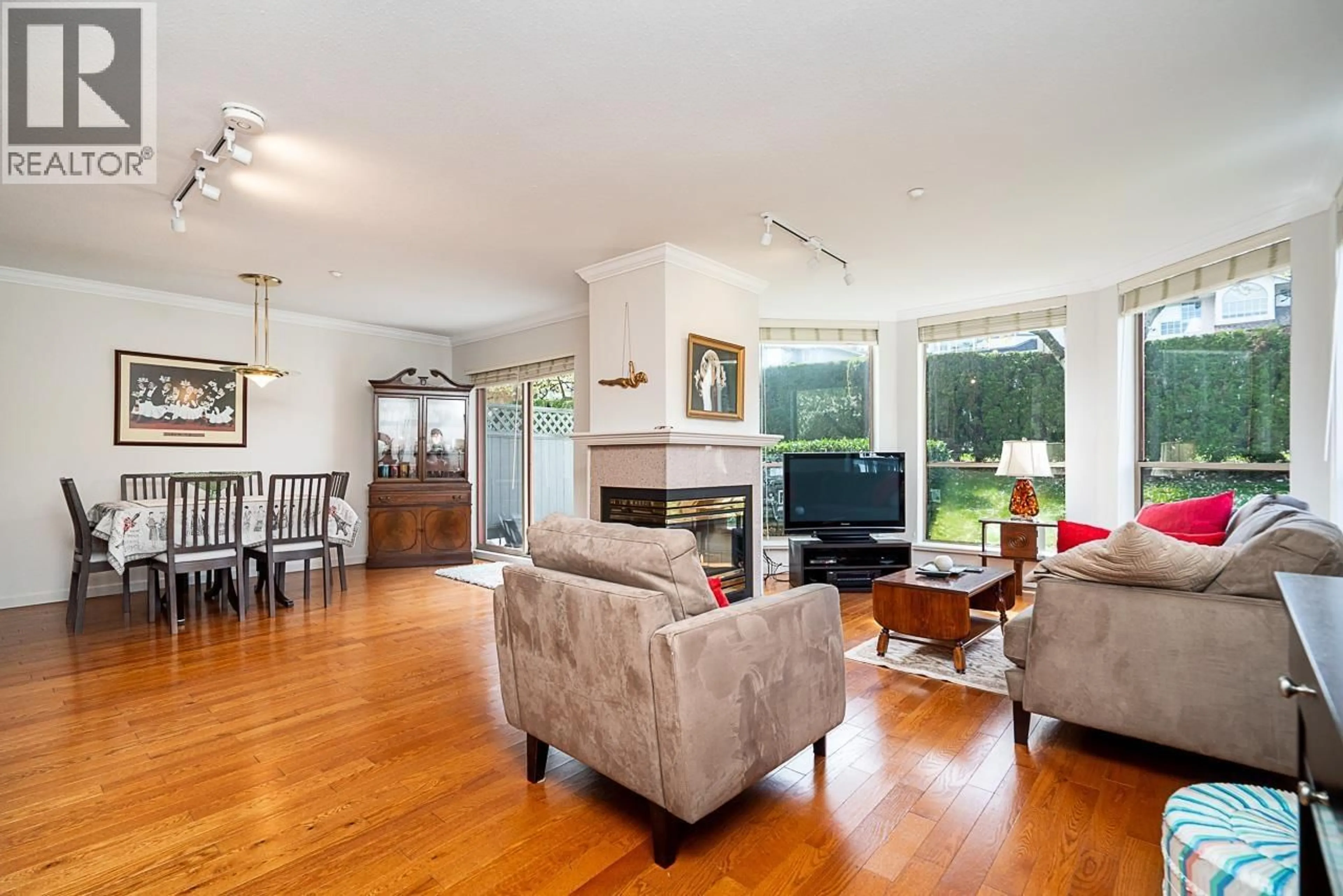 Living room with furniture, unknown for 55 - 323 GOVERNORS COURT, New Westminster British Columbia V3L5S6