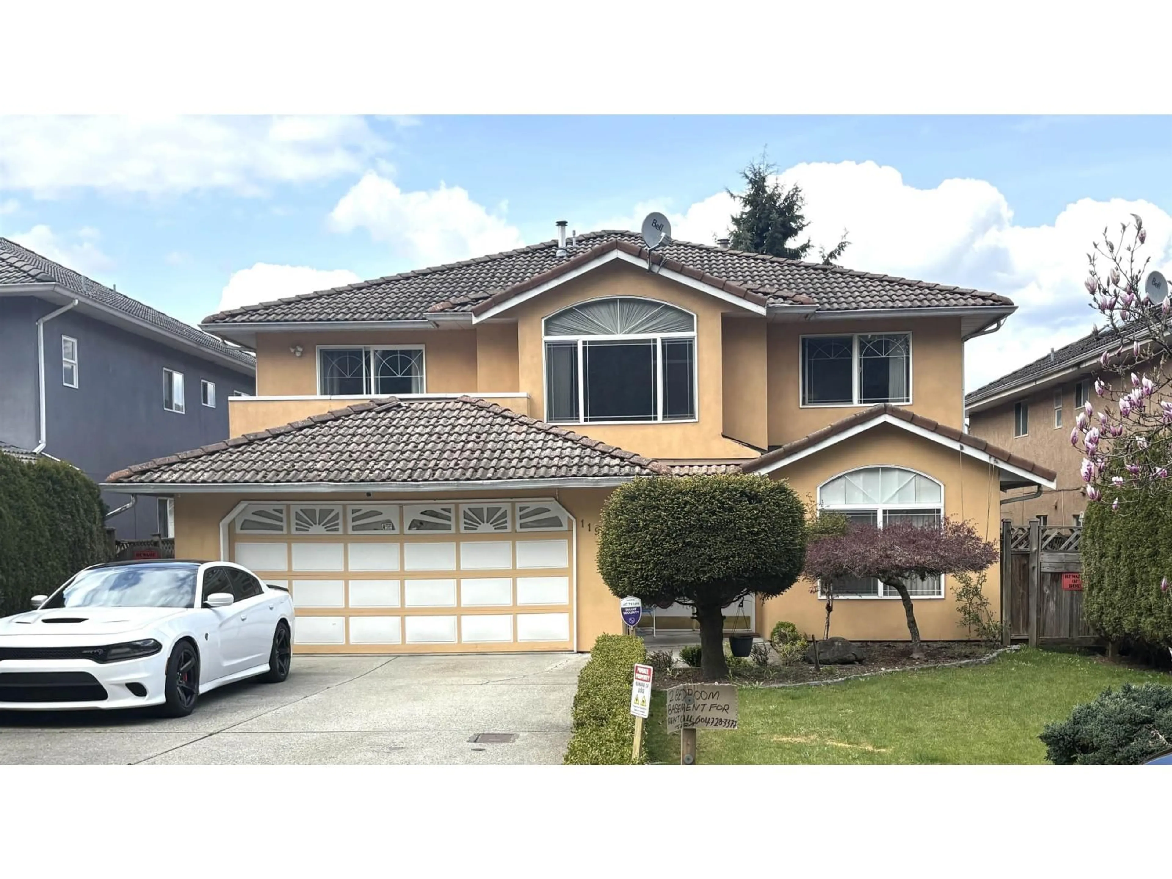 Home with vinyl exterior material, street for 11903 98 AVENUE, Surrey British Columbia V3V8B3