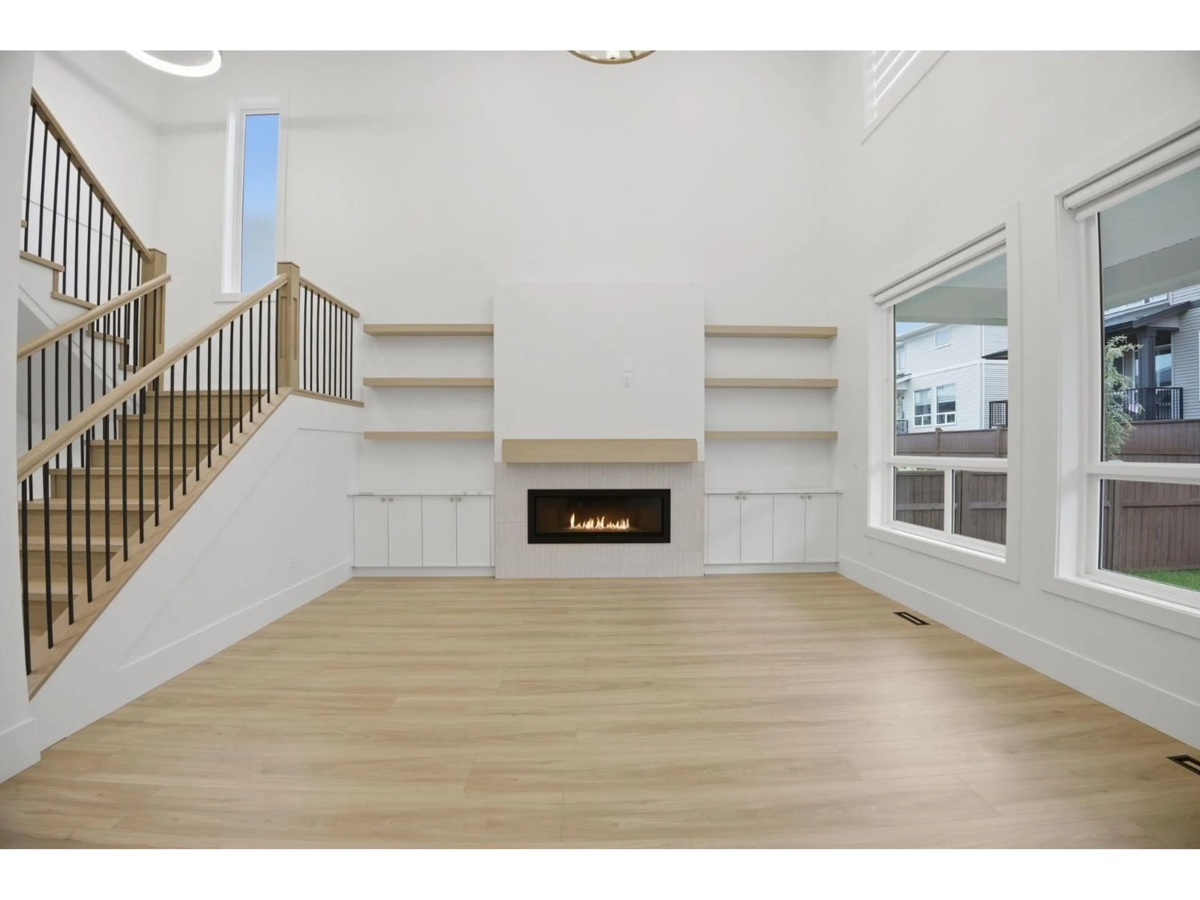 Unknown for 19660 75 AVENUE, Langley British Columbia V2Y3R9