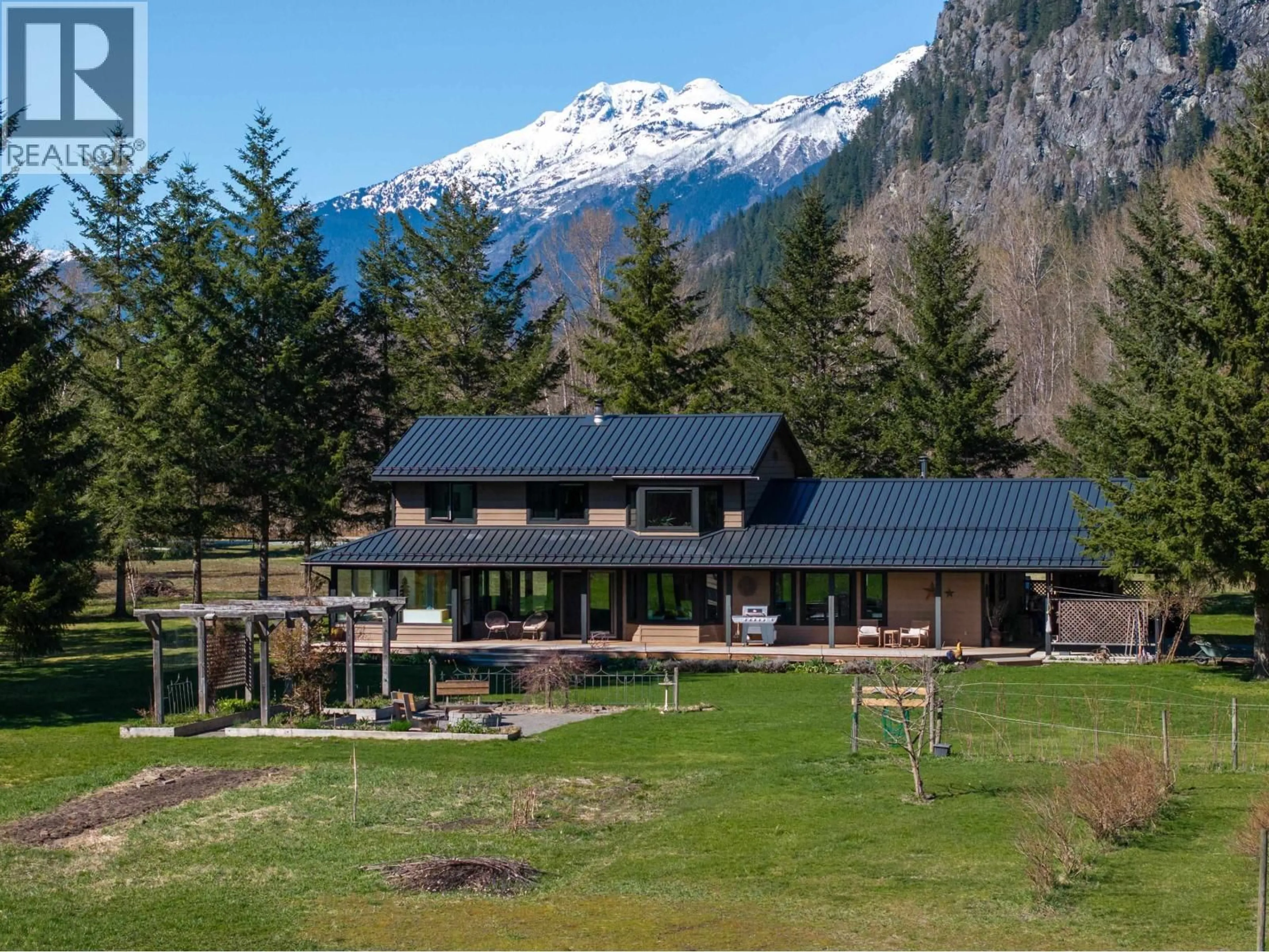 A pic from outside/outdoor area/front of a property/back of a property/a pic from drone, mountain view for 780 GREEN ROAD, Pemberton British Columbia V0N2L2
