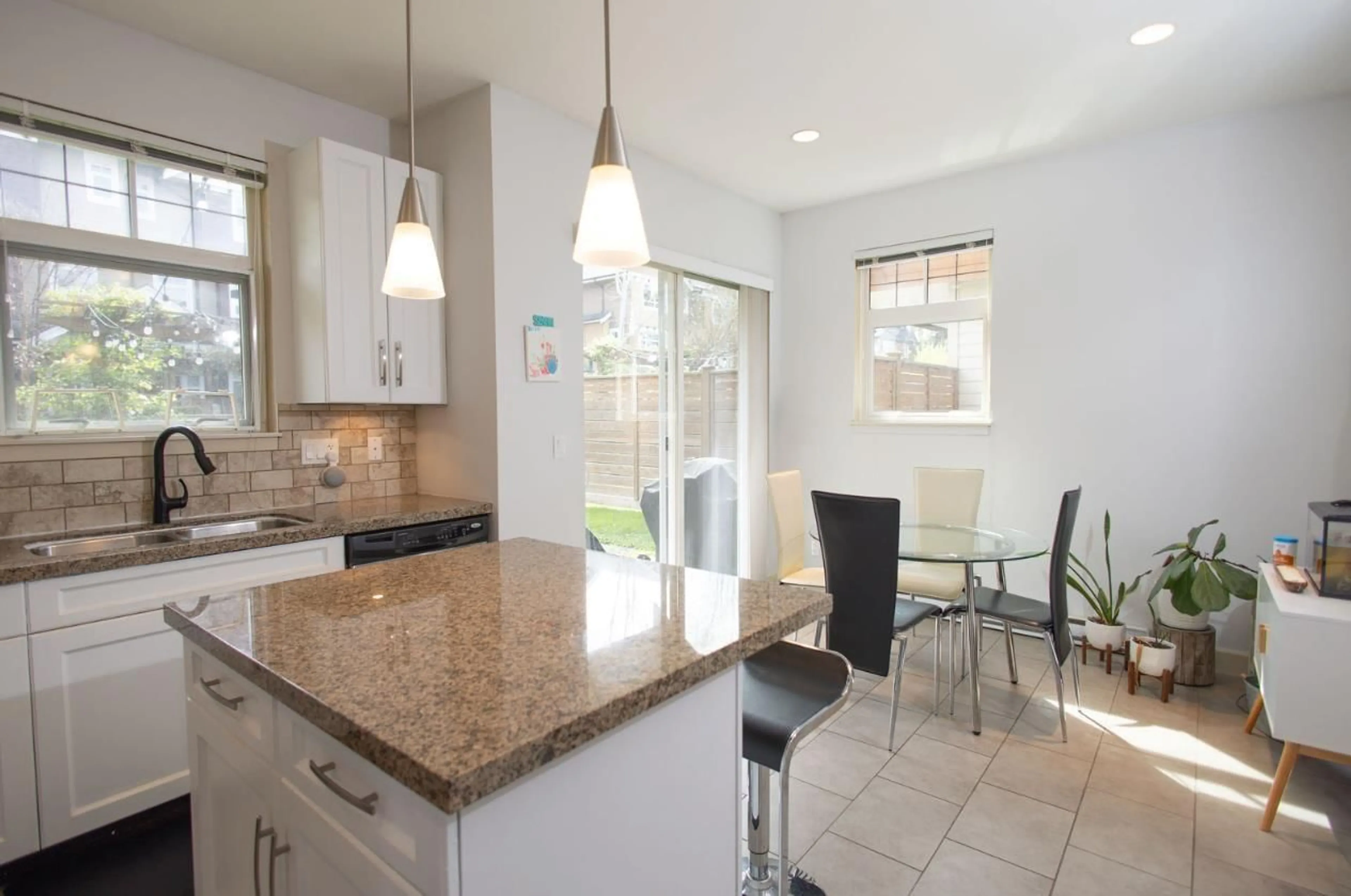 Open concept kitchen, ceramic/tile floor for 92 - 2979 156 STREET, Surrey British Columbia V3Z8V8
