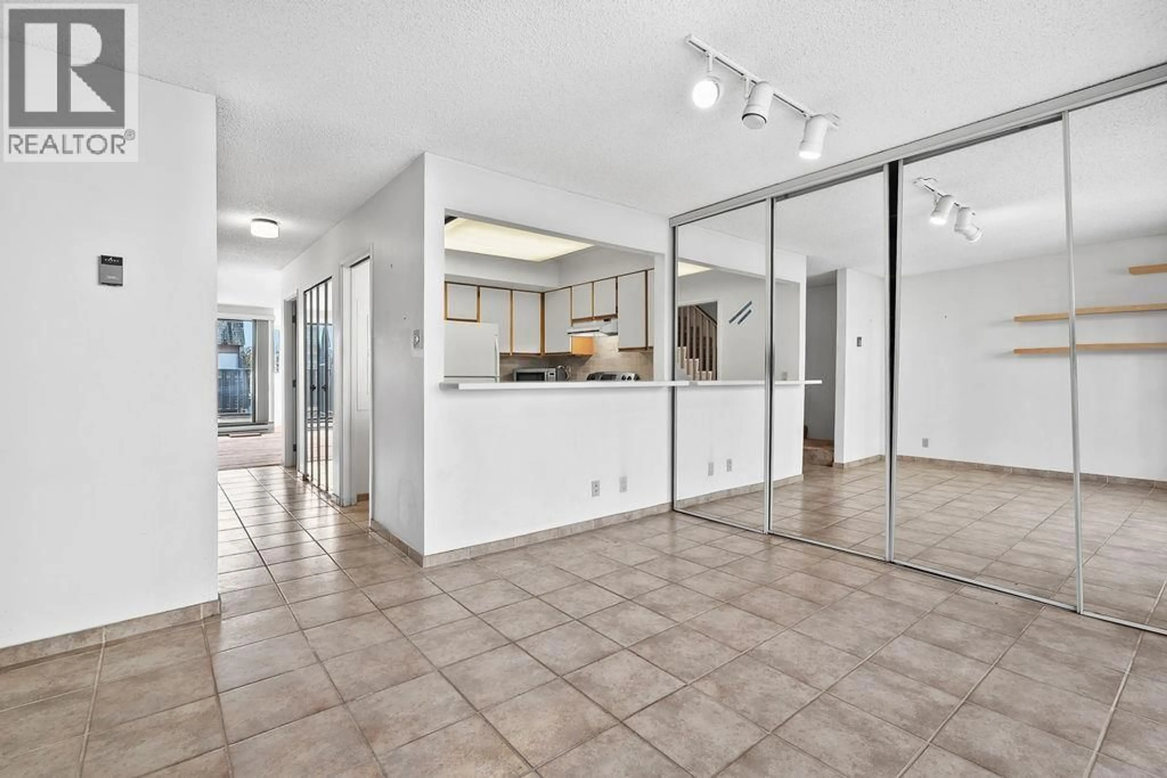 Unknown for 1465 CLYDE AVENUE, West Vancouver British Columbia V7T1E9