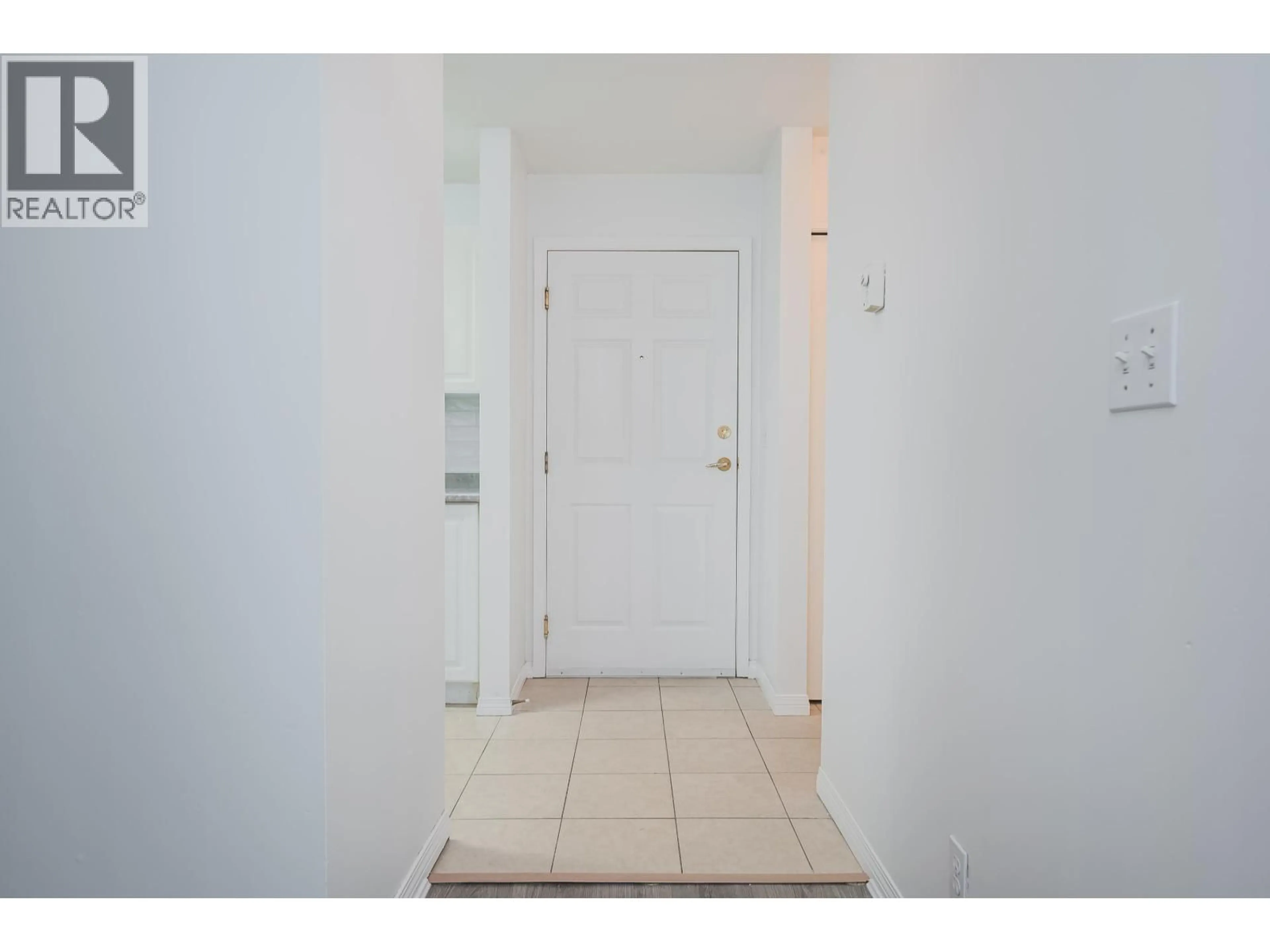 Indoor entryway for 313 - 4768 53 STREET, Delta British Columbia V4K5B2