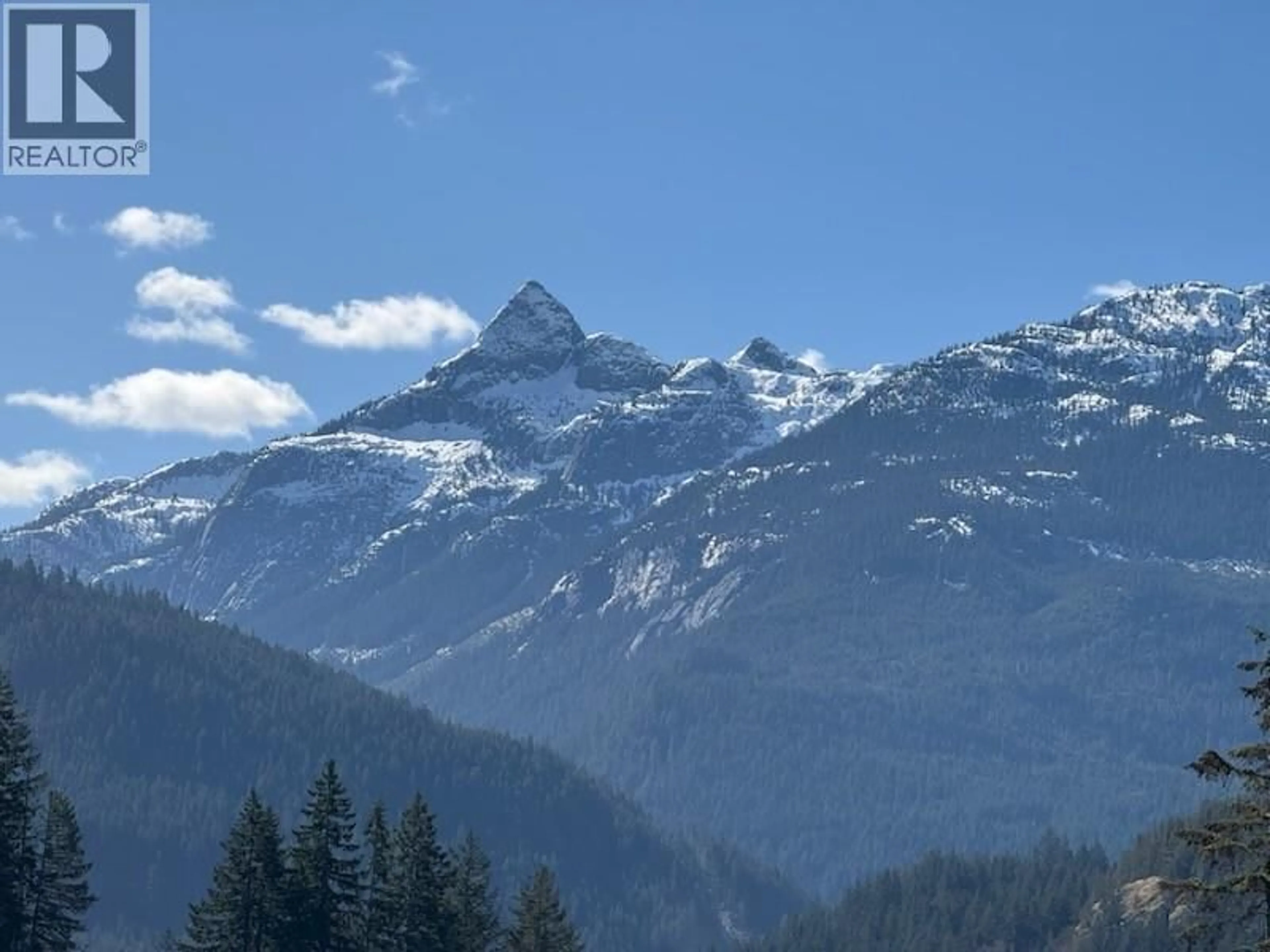 Blurry image for 2978 HUCKLEBERRY DRIVE, Squamish British Columbia V8B1B2