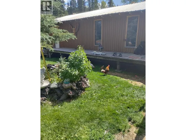 6534 HORSE LAKE FOREST SERVICE ROAD, 100 Mile House 5