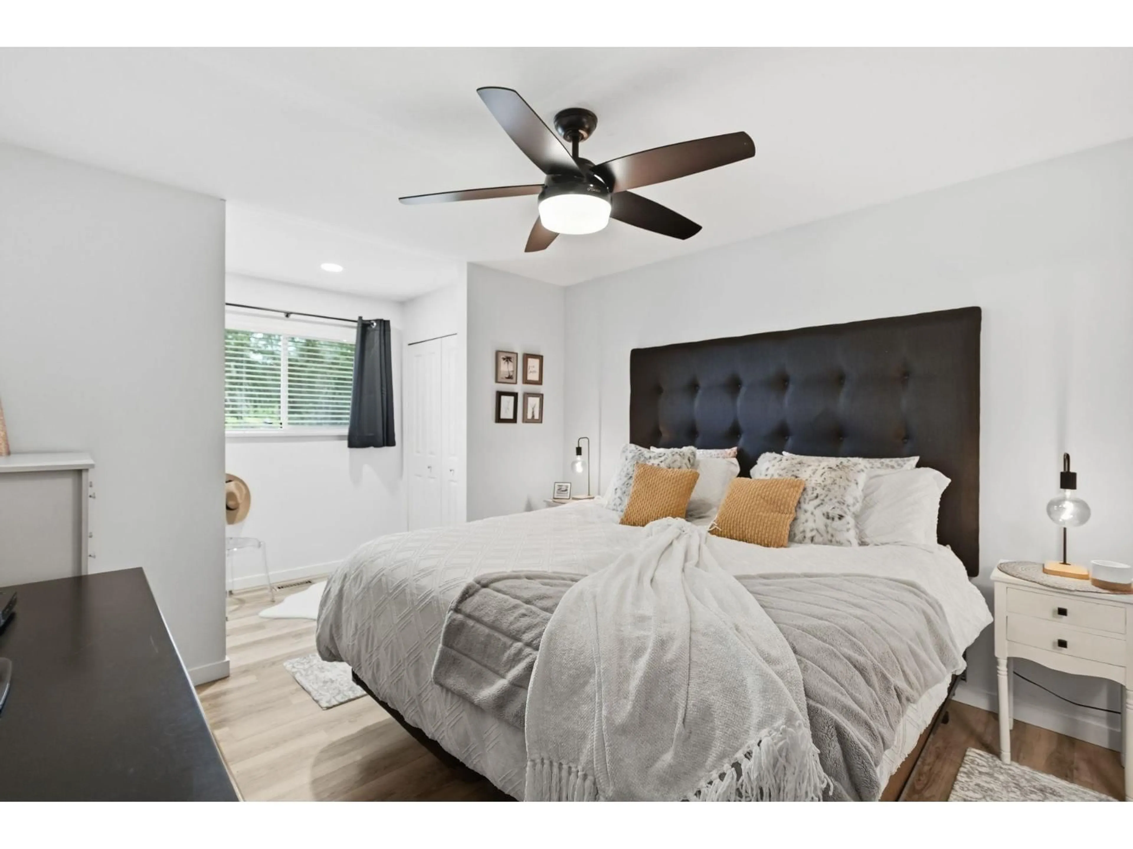 Bedroom with bed, wood/laminate floor for 15848 20 AVENUE, Surrey British Columbia V4A2B2