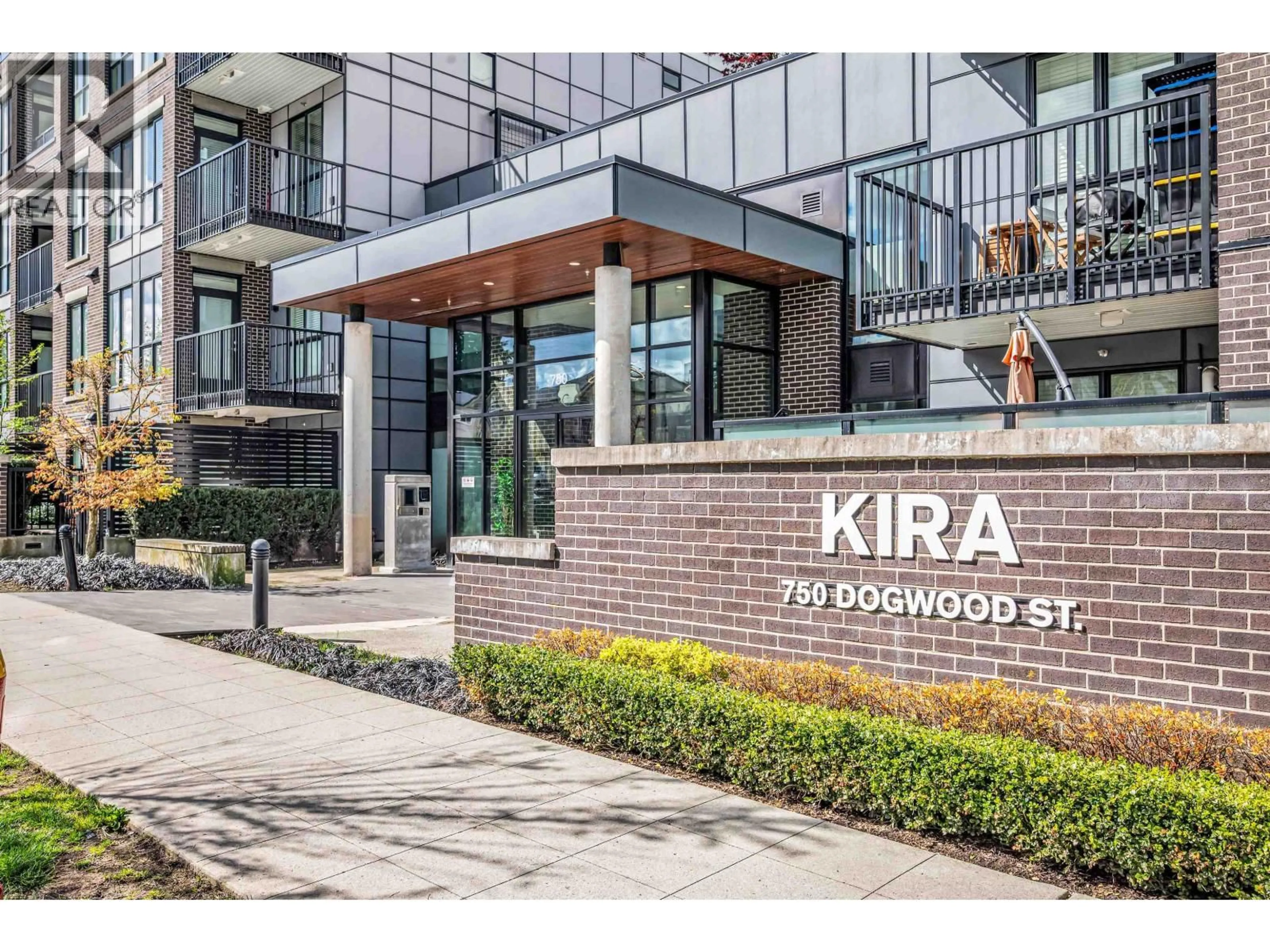 Indoor foyer for 321 - 750 DOGWOOD STREET, Coquitlam British Columbia V3J0K6