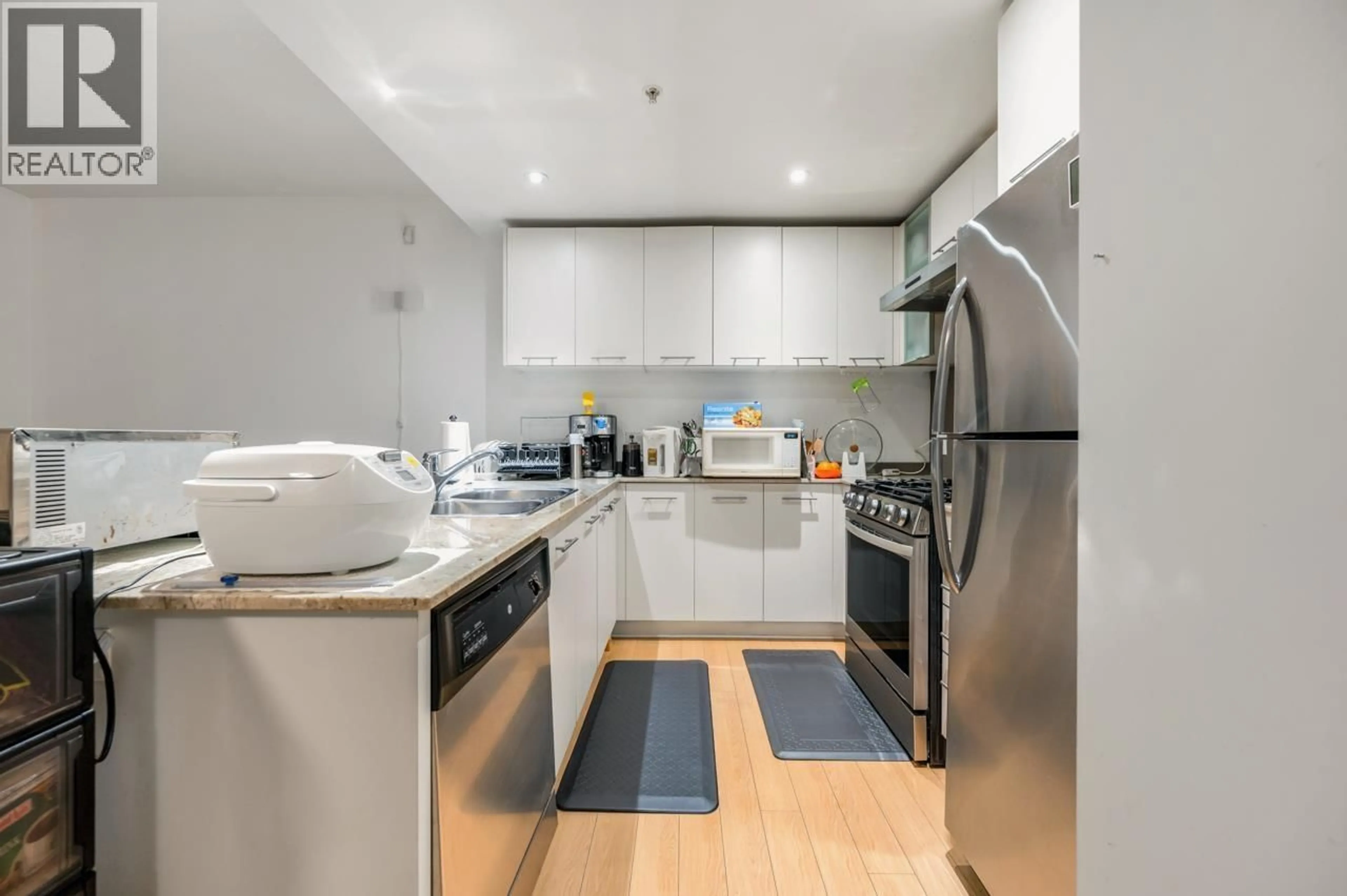 Standard kitchen, unknown for 1 - 3111 CORVETTE WAY, Richmond British Columbia V6X4K3