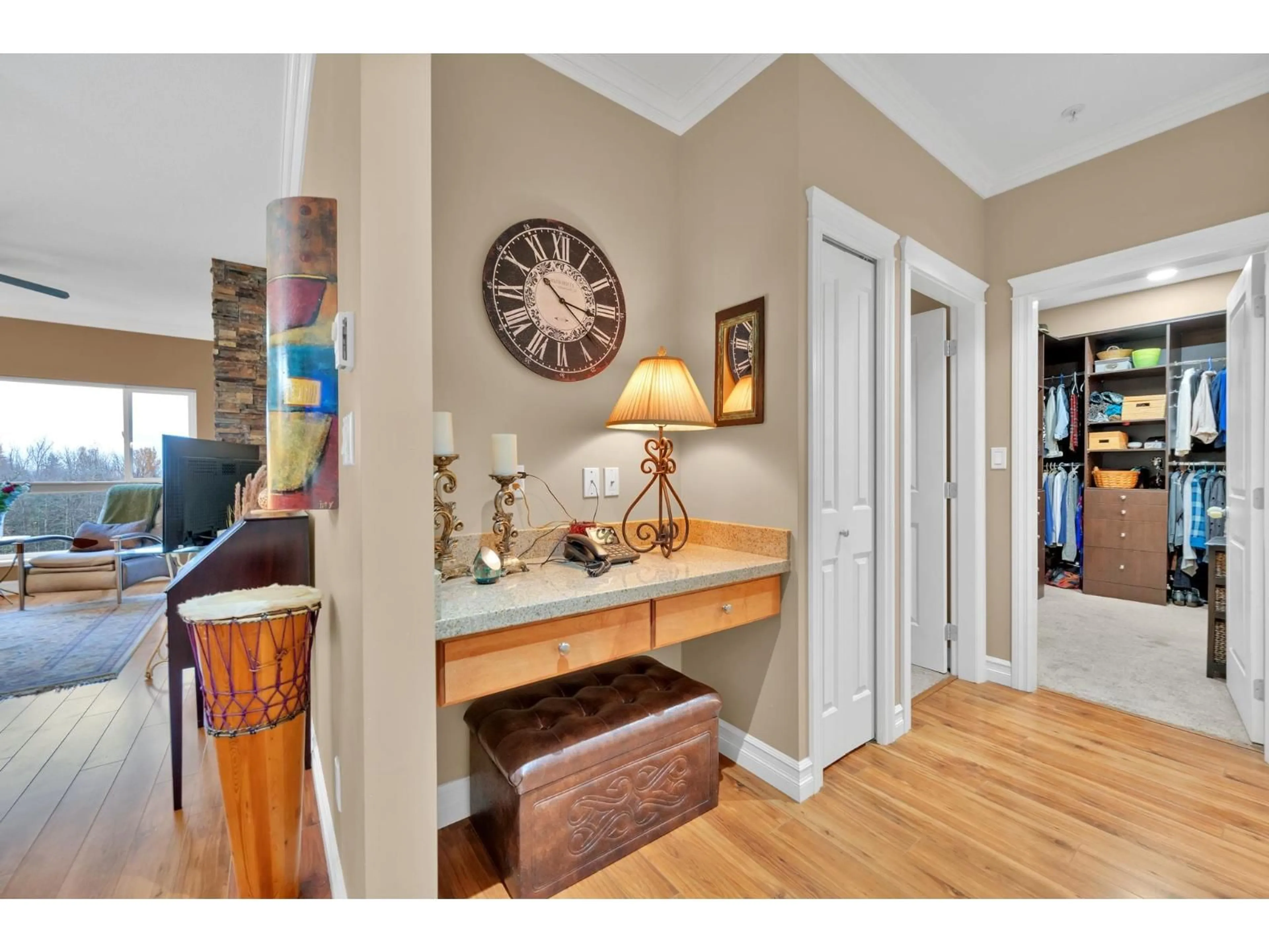 Indoor entryway for 205 - 33755 7 AVENUE, Mission British Columbia V2V0A4