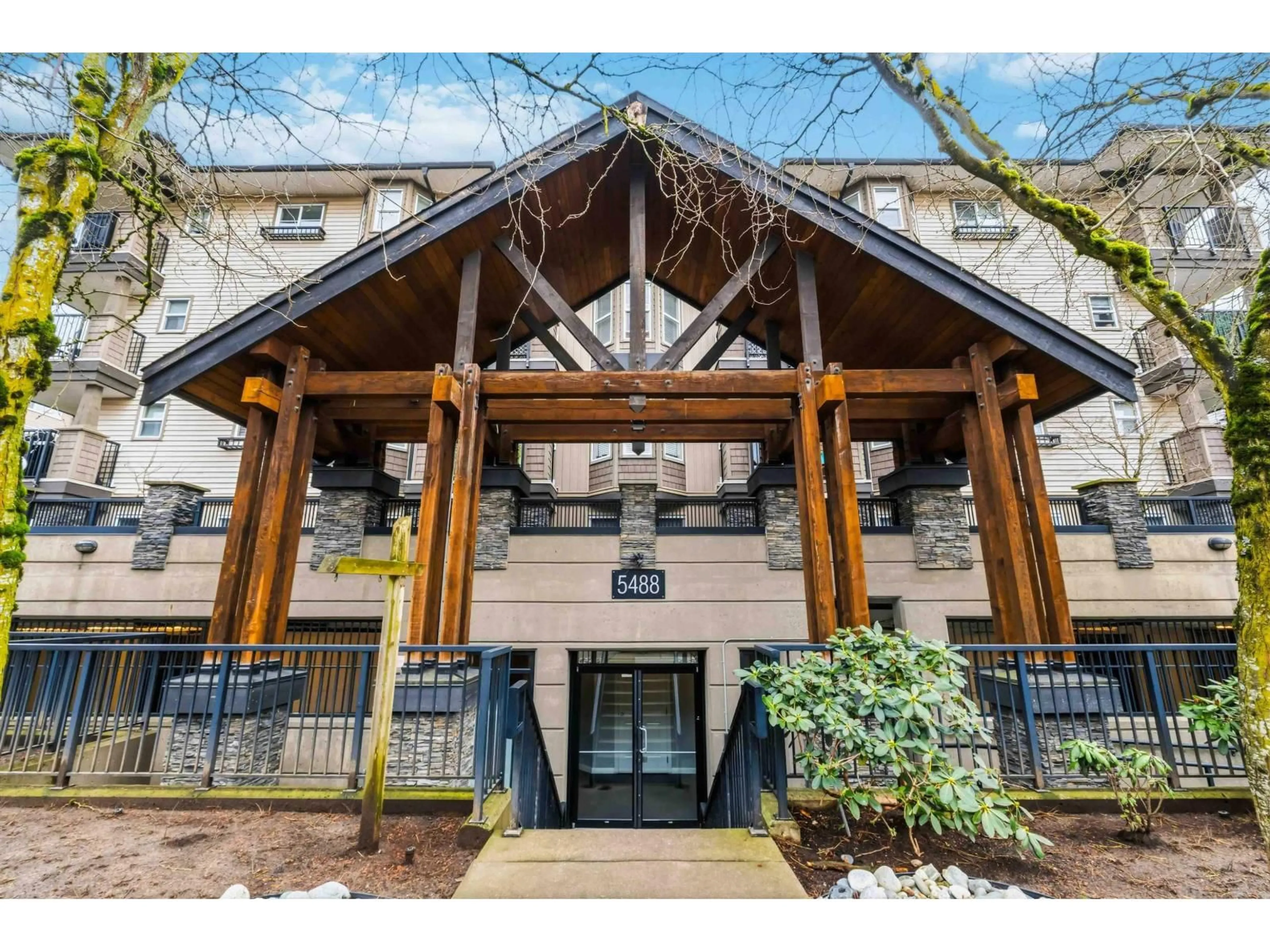 Unknown for 301 - 5488 198 STREET, Langley British Columbia V3A1G2