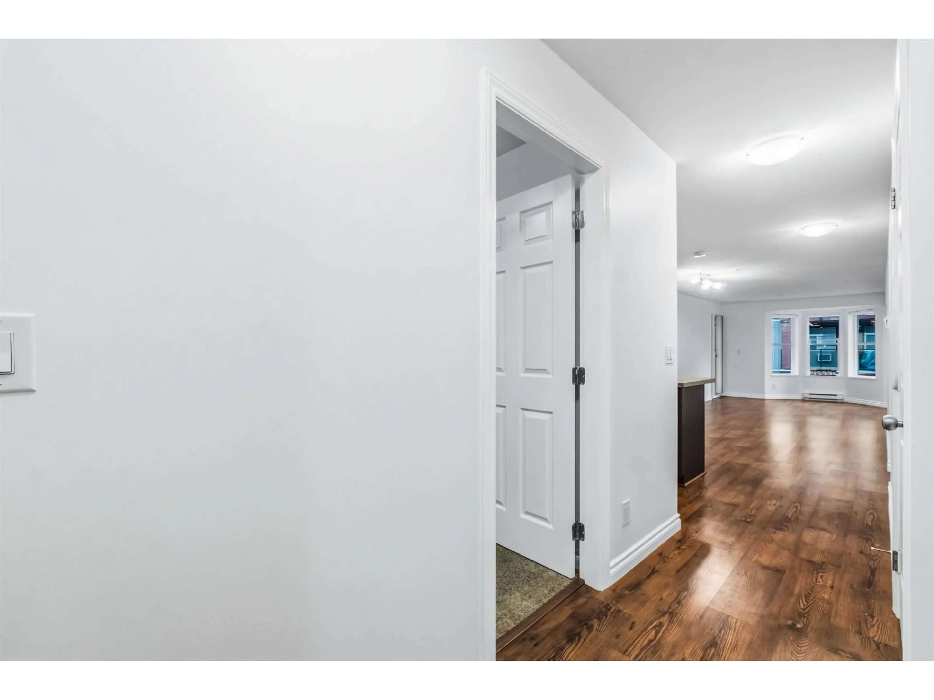 Indoor entryway for 301 - 5488 198 STREET, Langley British Columbia V3A1G2