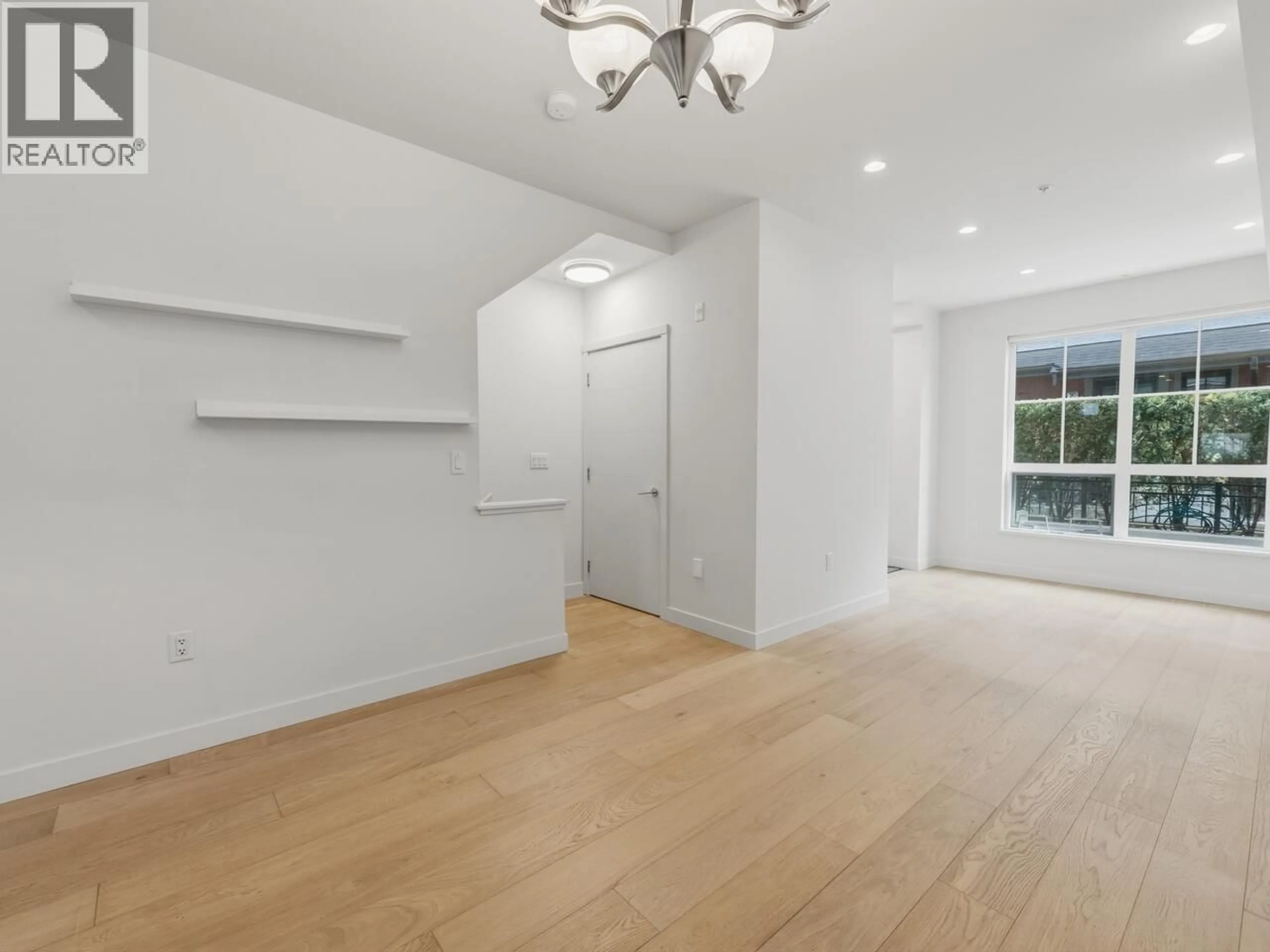 A pic of a room for 7891 OAK STREET, Vancouver British Columbia V6P4A6