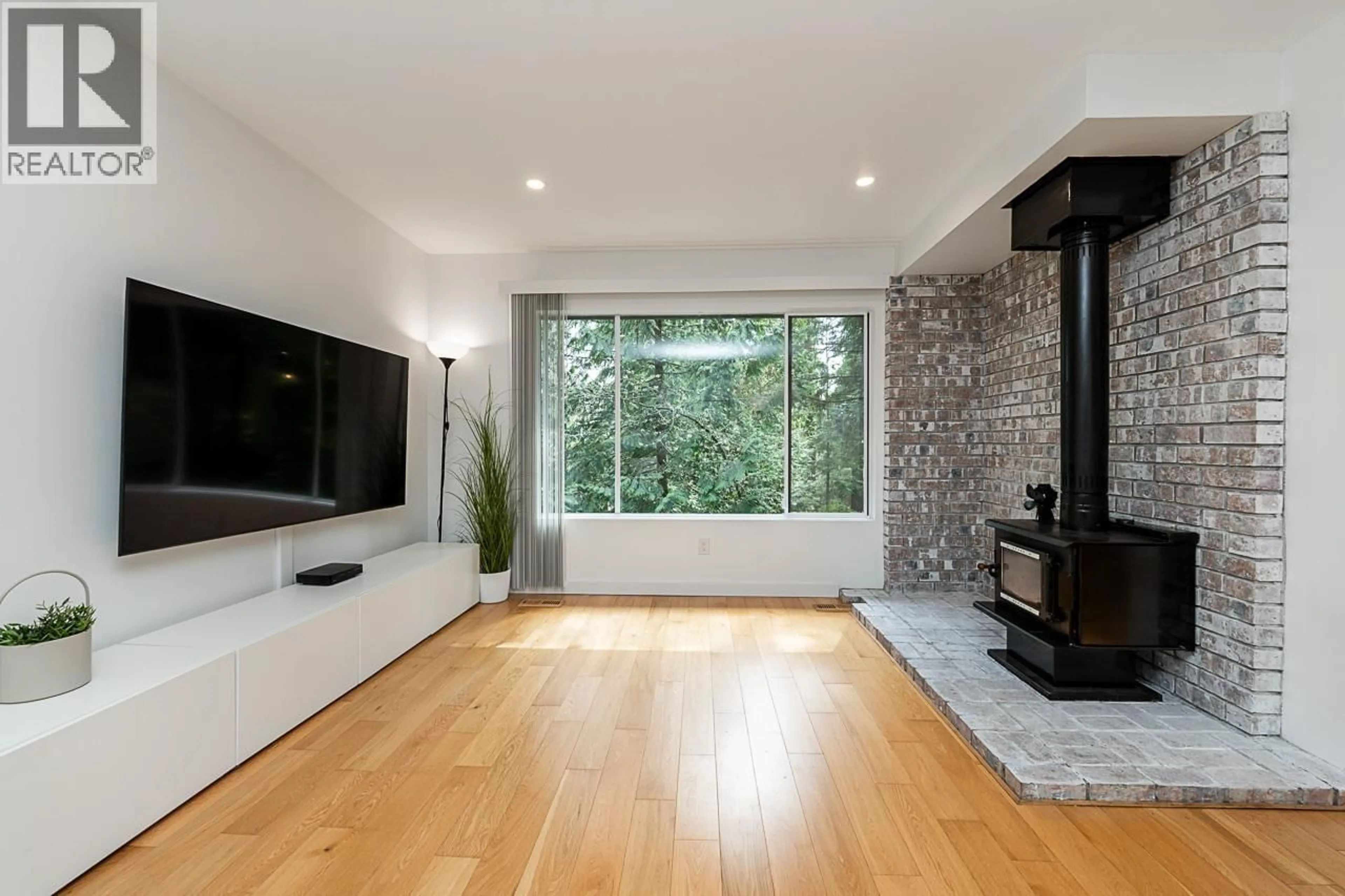 Unknown for 3398 WILLIAM AVENUE, North Vancouver British Columbia V7K2Z6