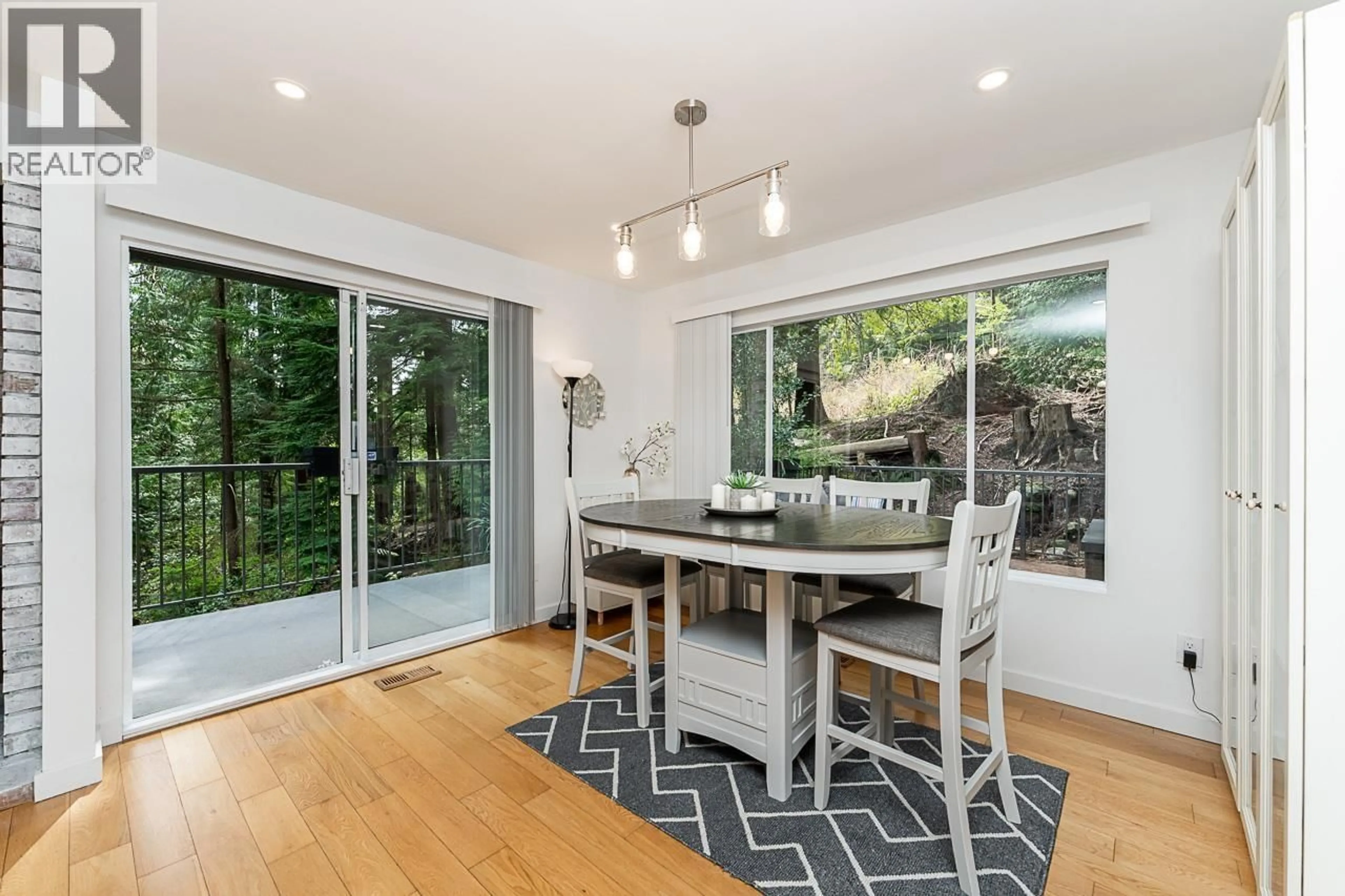 Open concept kitchen, unknown for 3398 WILLIAM AVENUE, North Vancouver British Columbia V7K2Z6