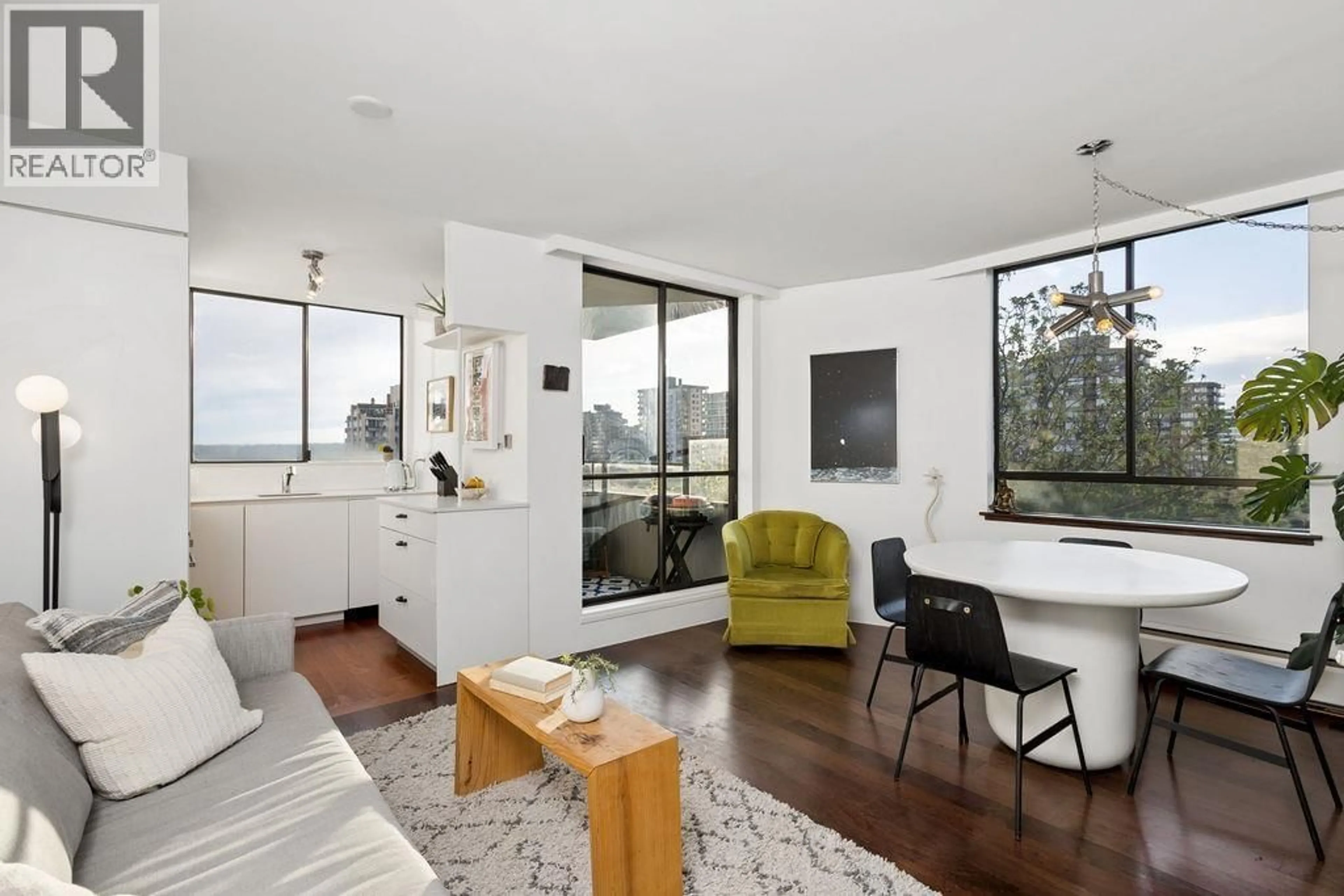 Living room with furniture, unknown for 902 - 1108 NICOLA STREET, Vancouver British Columbia V6G2E2