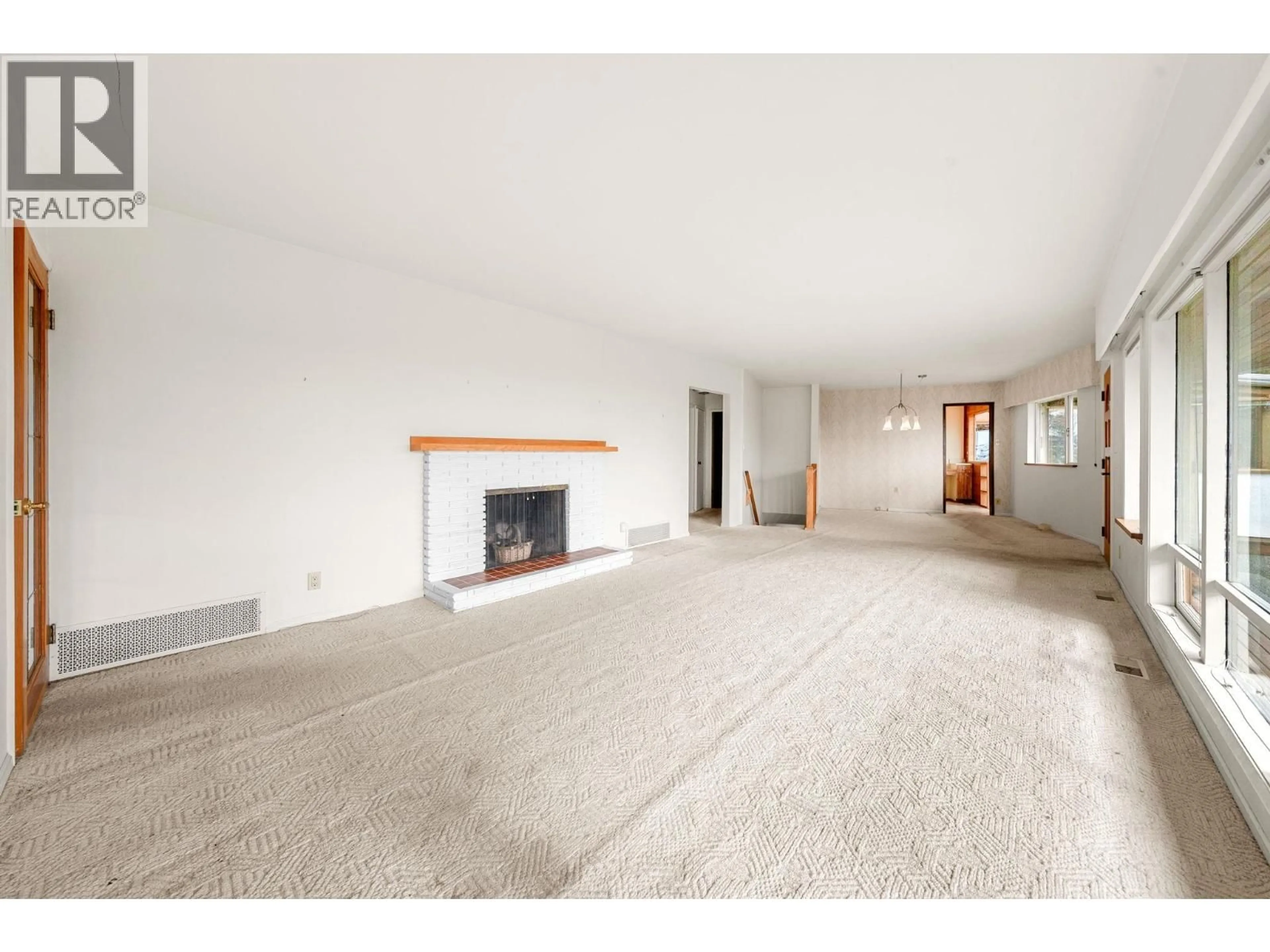 A pic of a room for 234 RONDOVAL CRESCENT, North Vancouver British Columbia V7N2W7