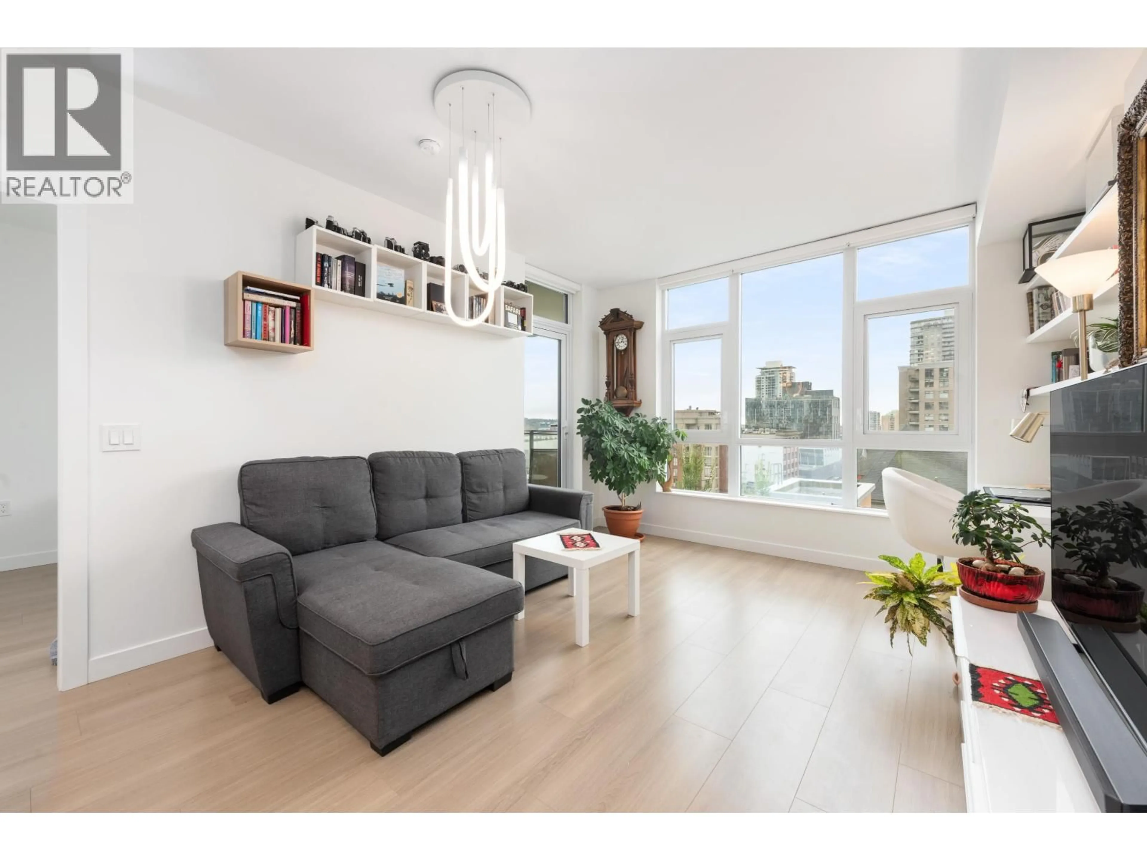 Living room with furniture, wood/laminate floor for 611 - 618 CARNARVON STREET, New Westminster British Columbia V3M0N9