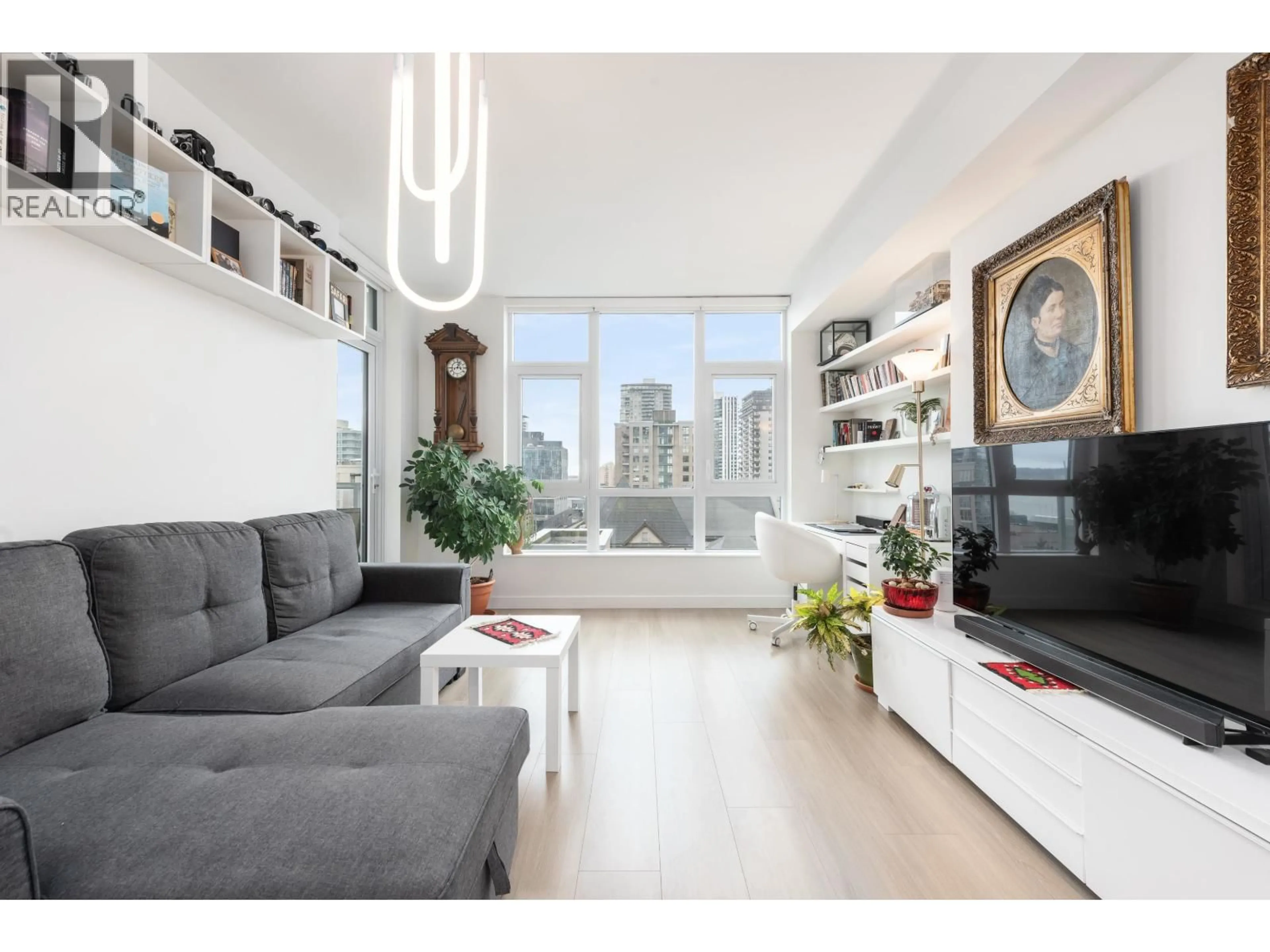 Living room with furniture, wood/laminate floor for 611 - 618 CARNARVON STREET, New Westminster British Columbia V3M0N9