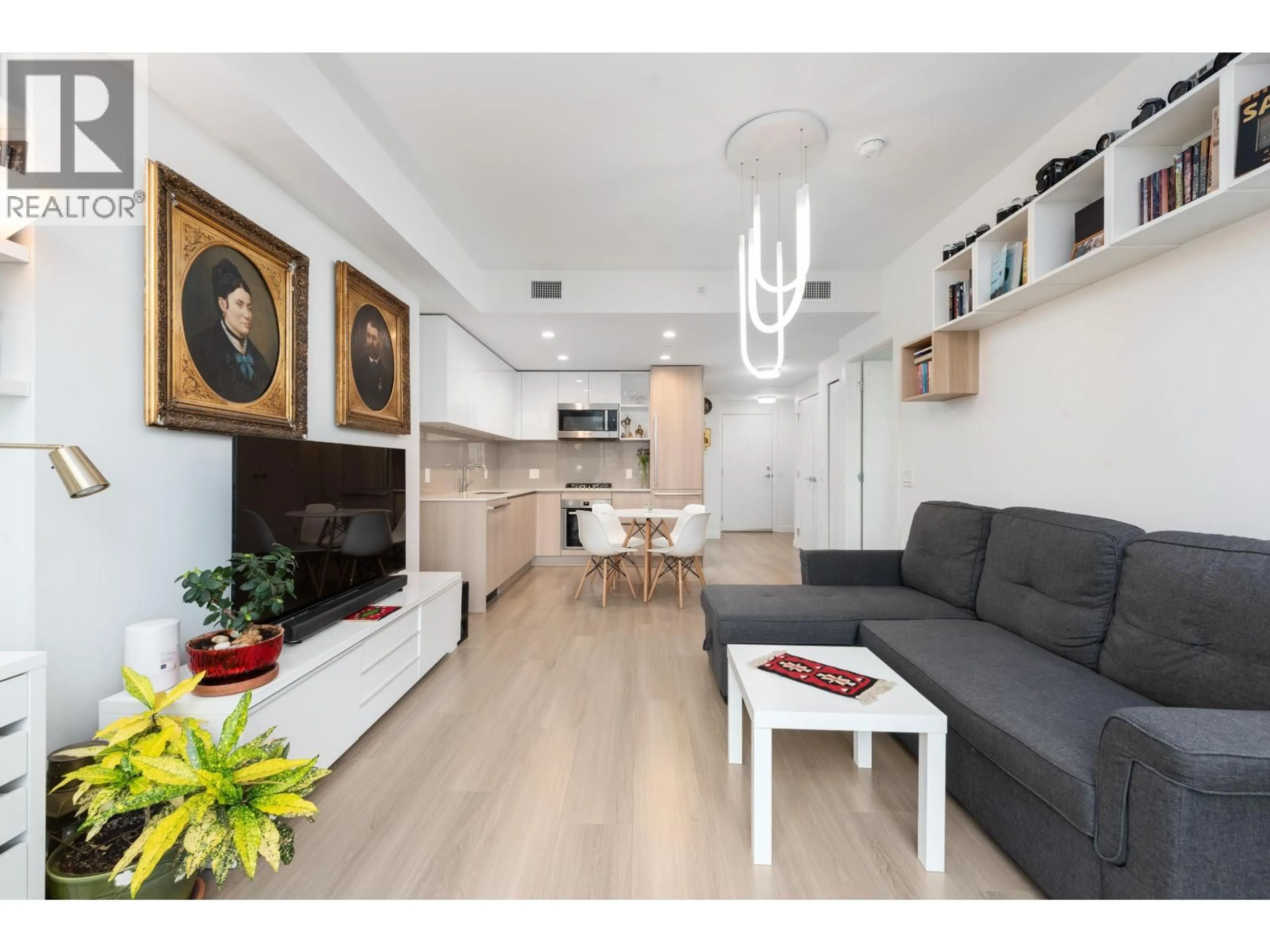 Living room with furniture, wood/laminate floor for 611 - 618 CARNARVON STREET, New Westminster British Columbia V3M0N9