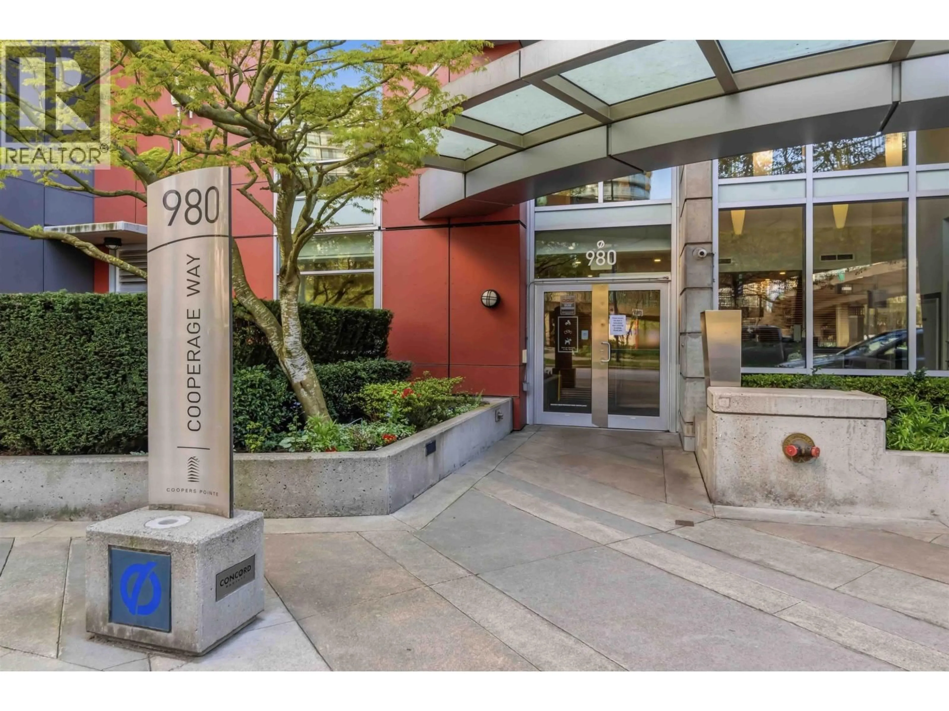 Indoor foyer for 1101 - 980 COOPERAGE WAY, Vancouver British Columbia V6B0C3