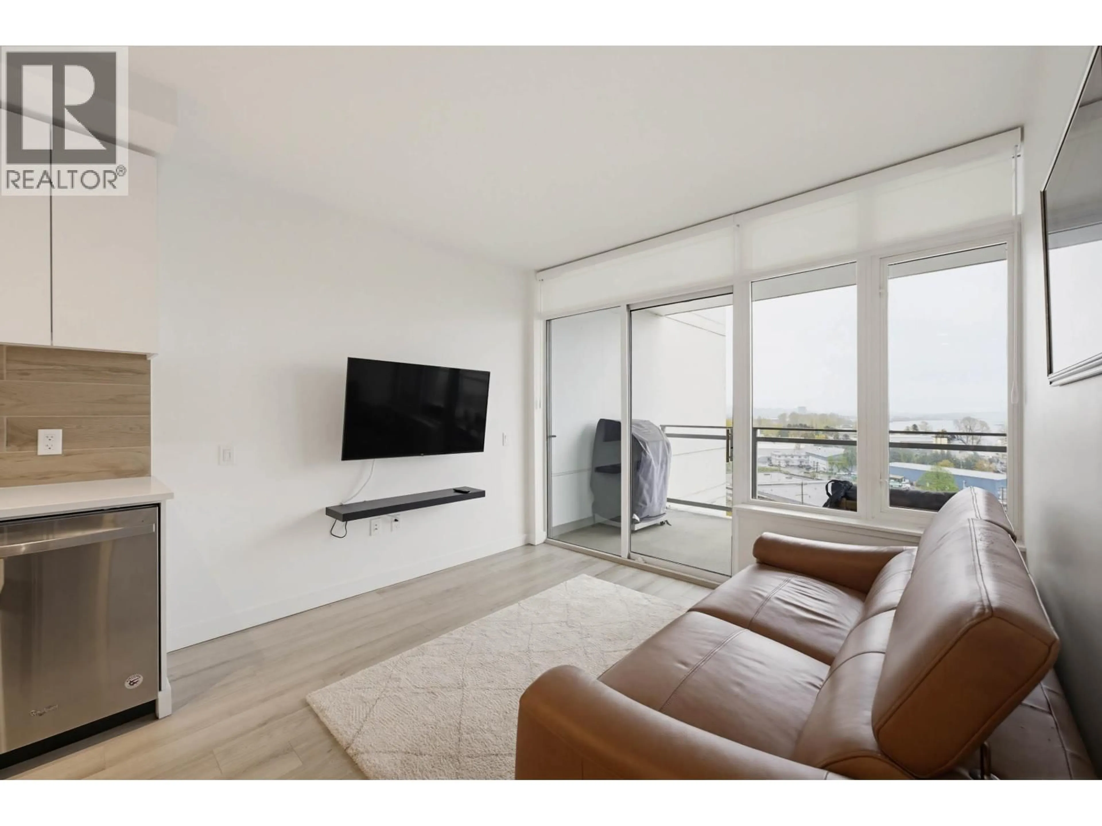 Living room with furniture, unknown for 708 - 200 NELSON'S CRESCENT, New Westminster British Columbia V3L0H4