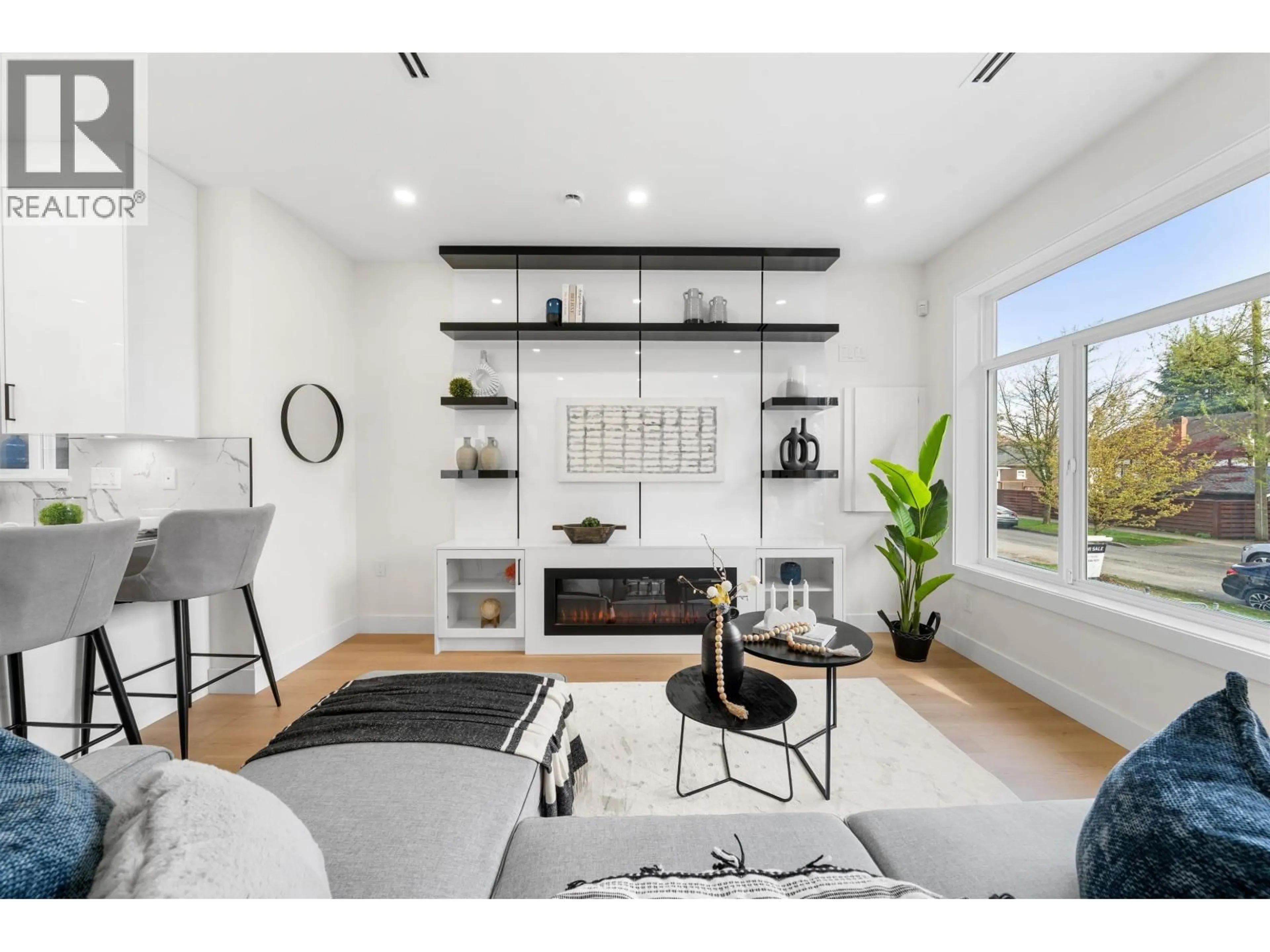 Living room with furniture, unknown for 279 48TH AVENUE, Vancouver British Columbia V5W2C9