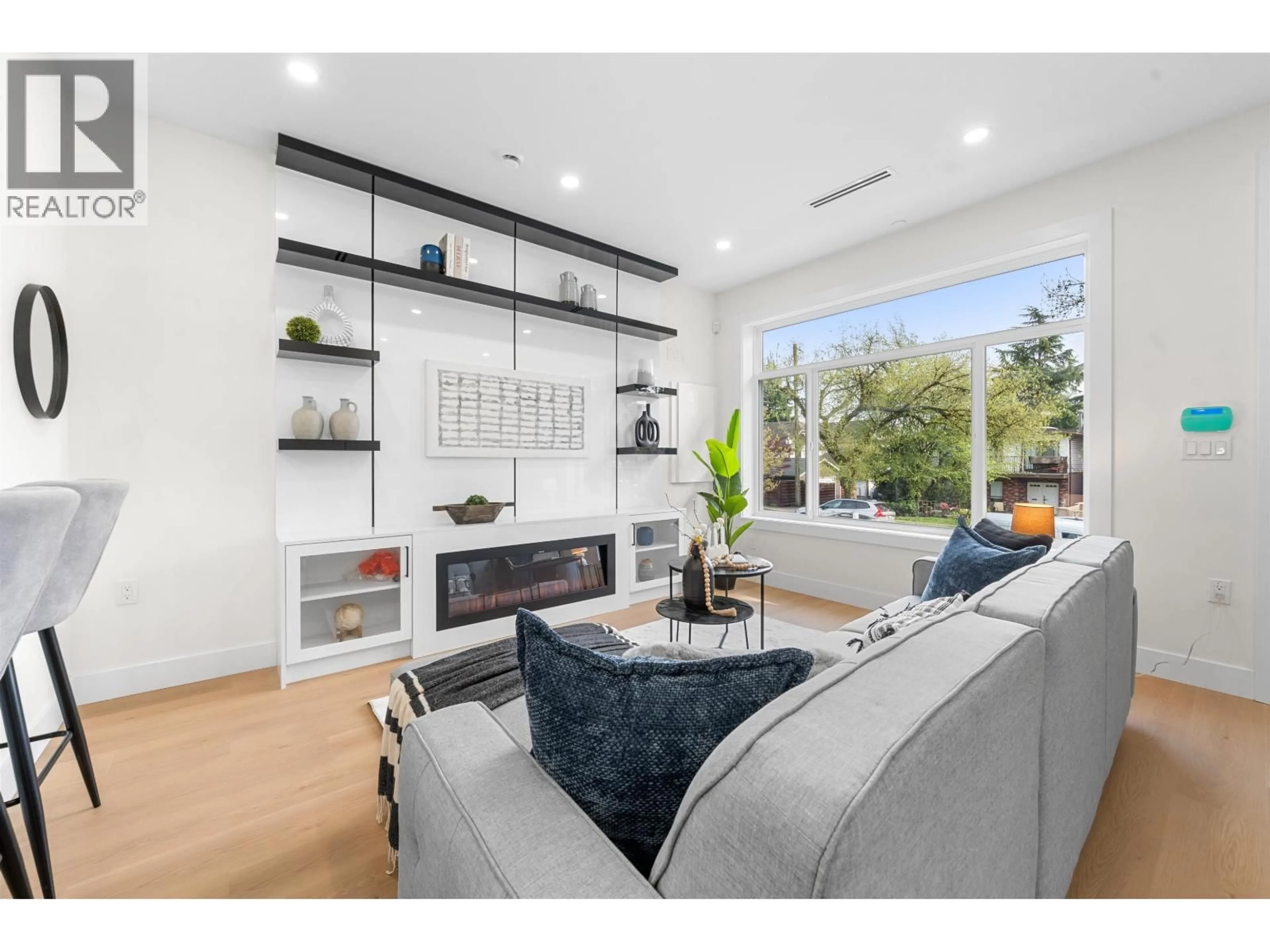 Living room with furniture, unknown for 279 48TH AVENUE, Vancouver British Columbia V5W2C9