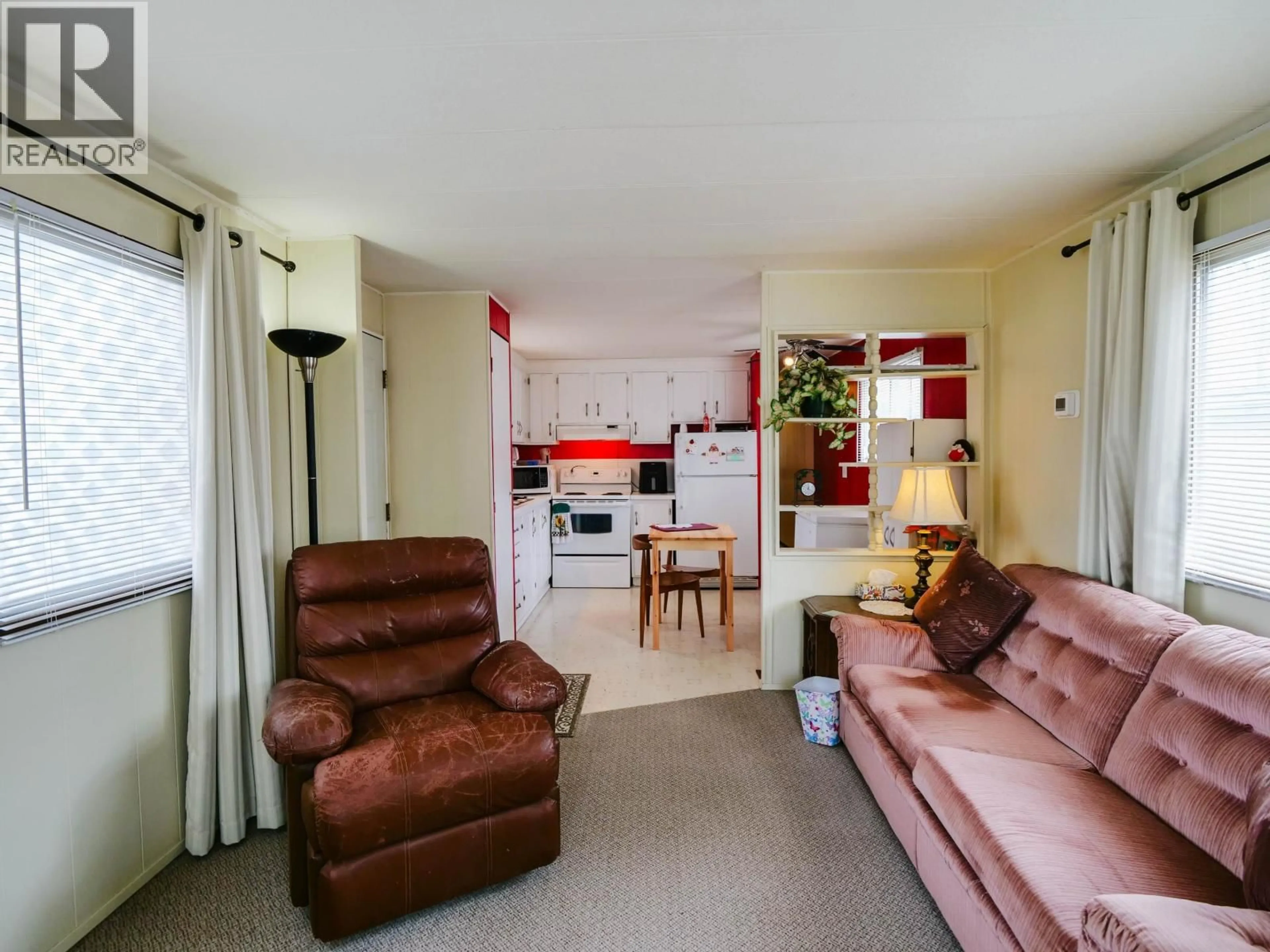 Living room with furniture, unknown for 958 RIVER PARK ROAD, Quesnel British Columbia V2J2Y9