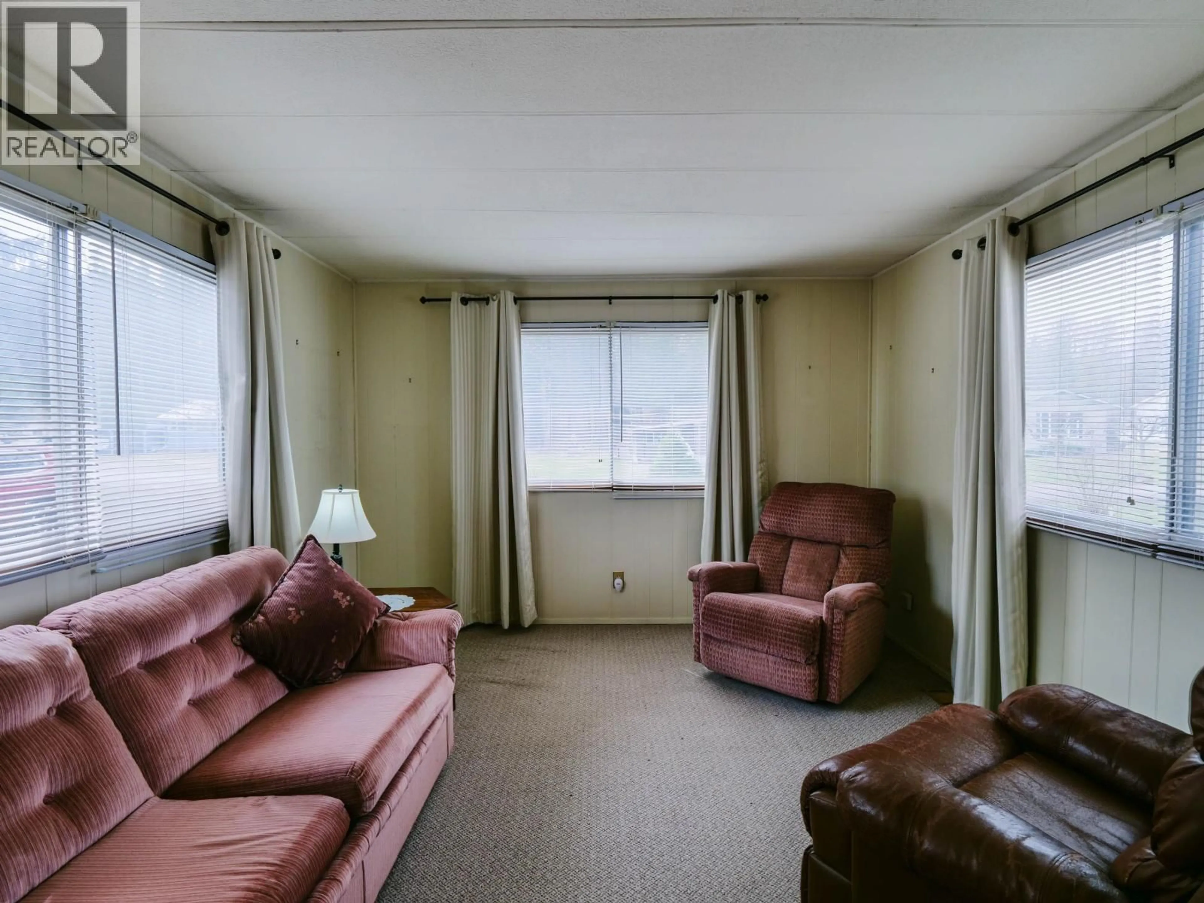 Living room with furniture, carpet floor for 958 RIVER PARK ROAD, Quesnel British Columbia V2J2Y9