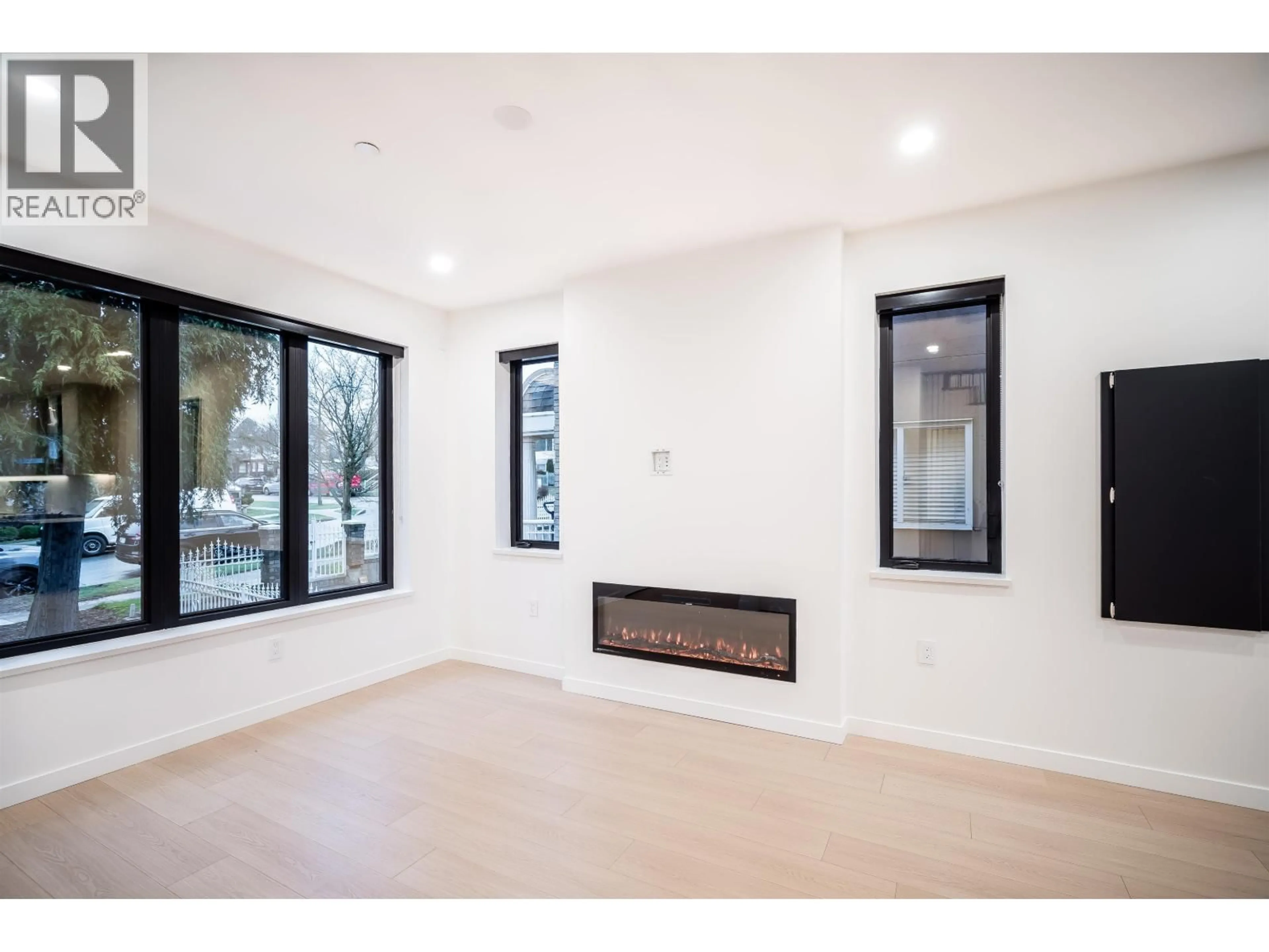 Unknown for 7960 INVERNESS STREET, Vancouver British Columbia V5X4H7