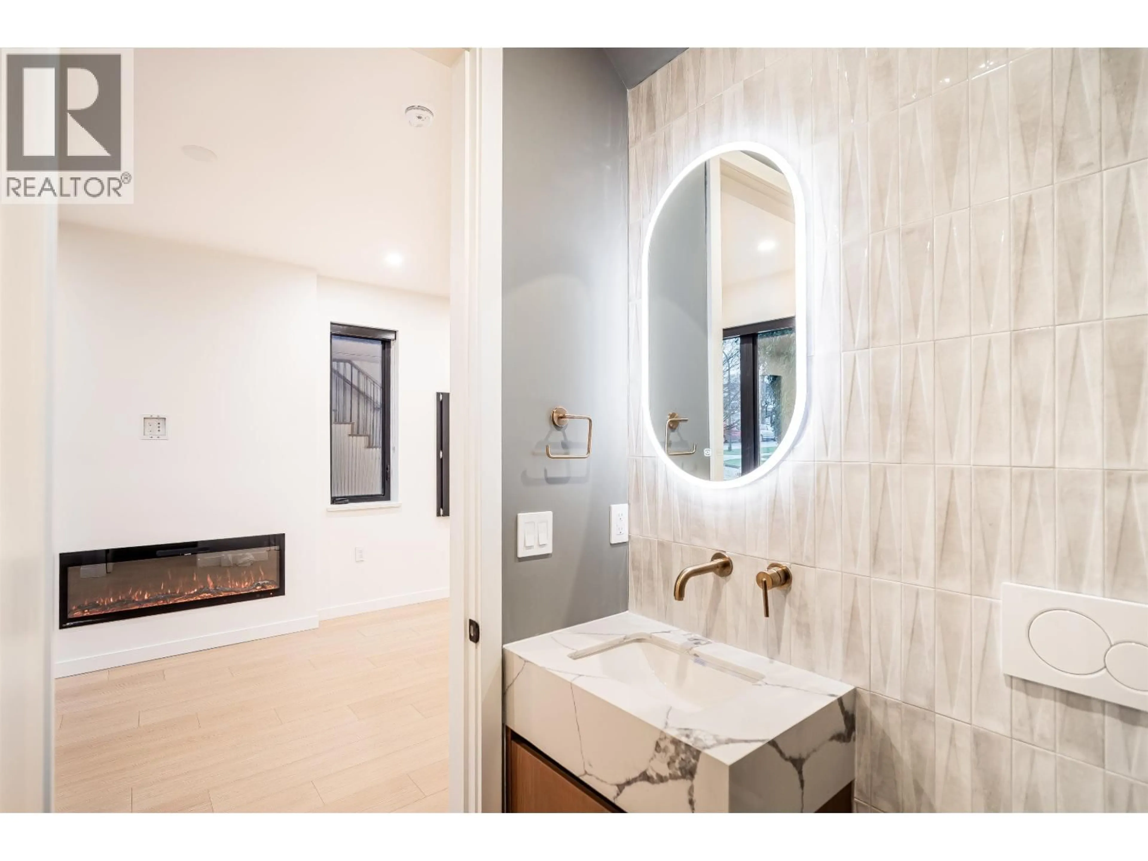 Contemporary bathroom, ceramic/tile floor for 7960 INVERNESS STREET, Vancouver British Columbia V5X4H7