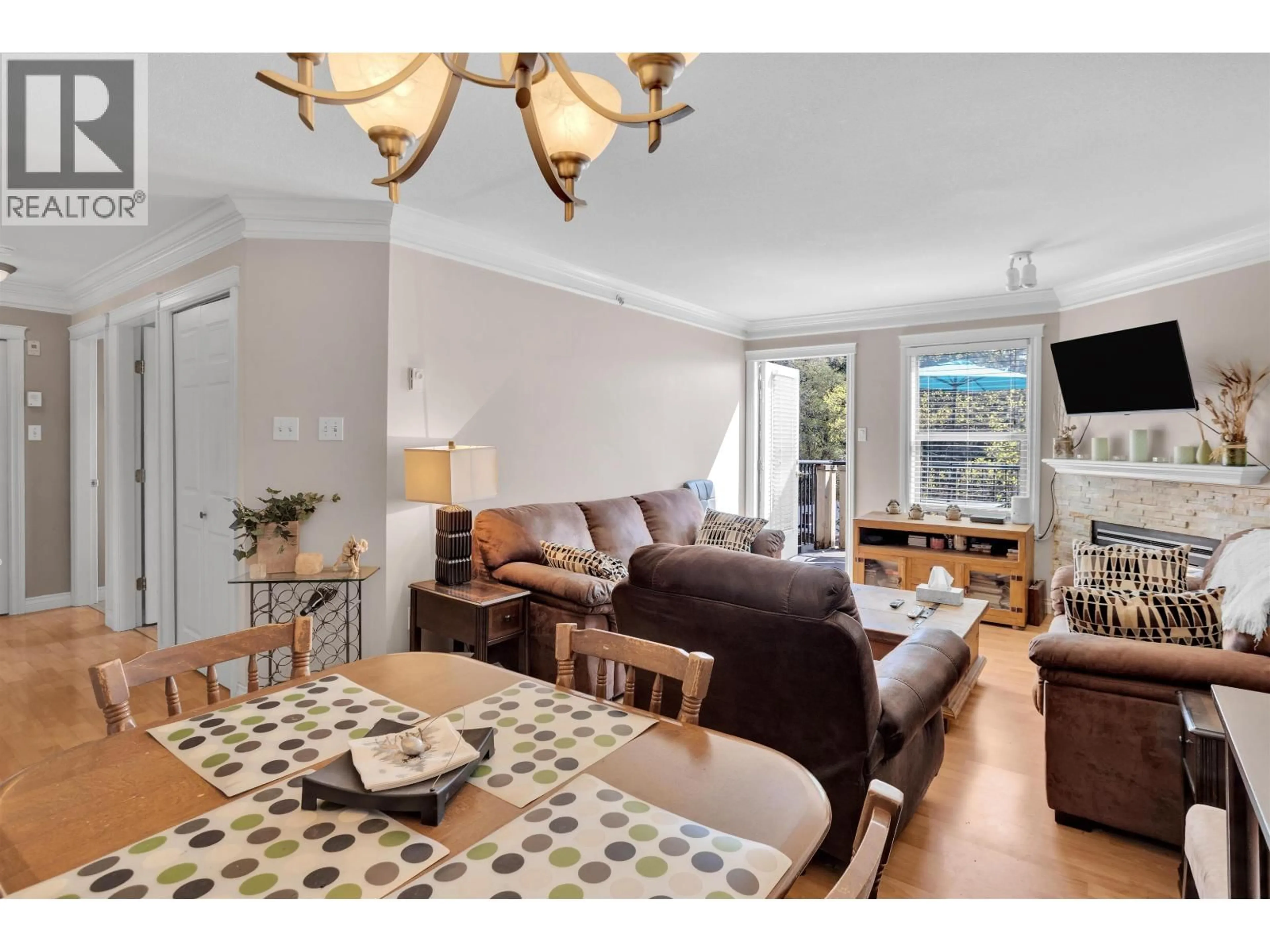 Living room with furniture, unknown for 417 - 1591 BOOTH AVENUE, Coquitlam British Columbia V3K1B7