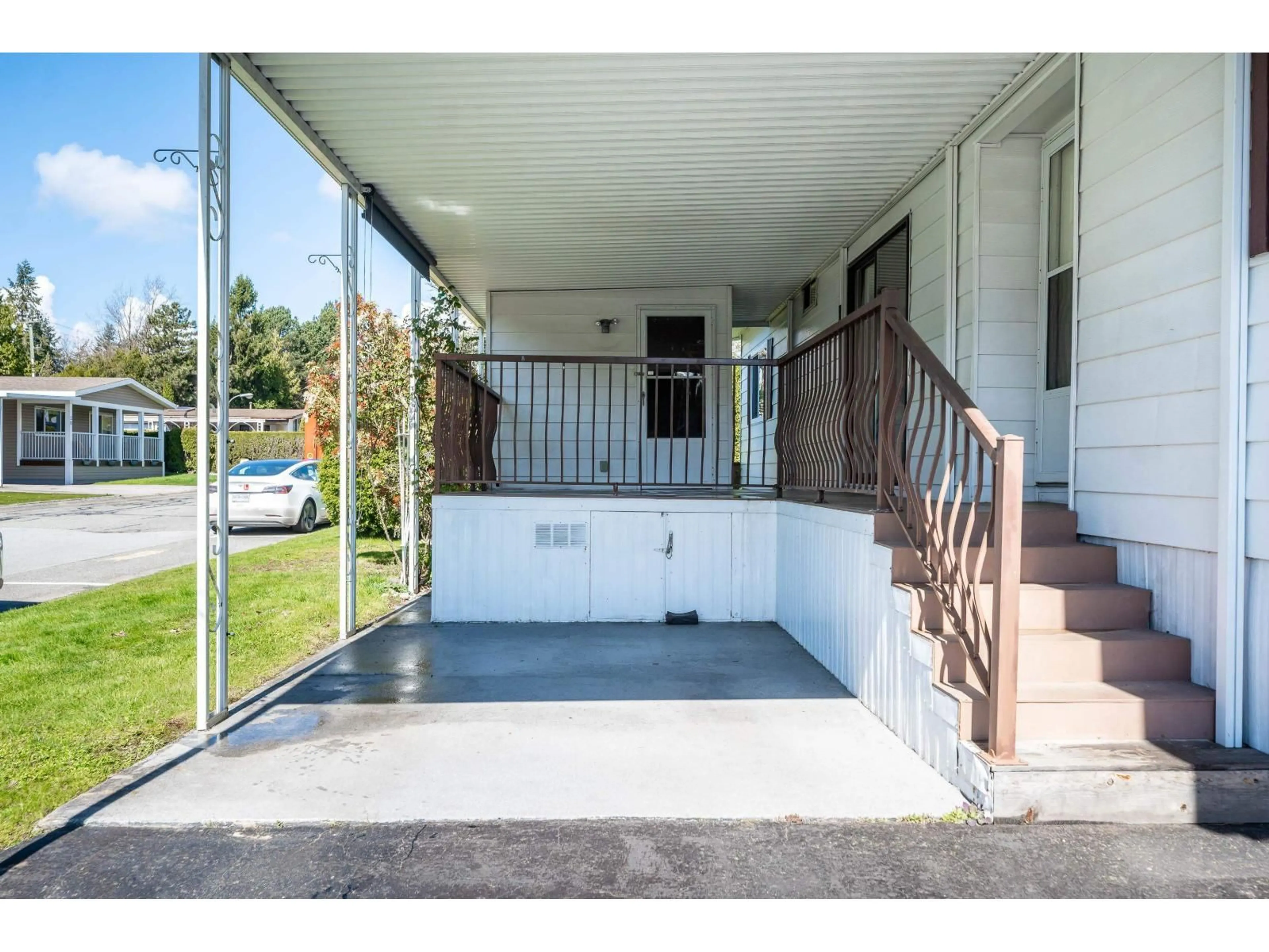 Unknown for 35 - 2120 KING GEORGE BOULEVARD, Surrey British Columbia V4A6Y8