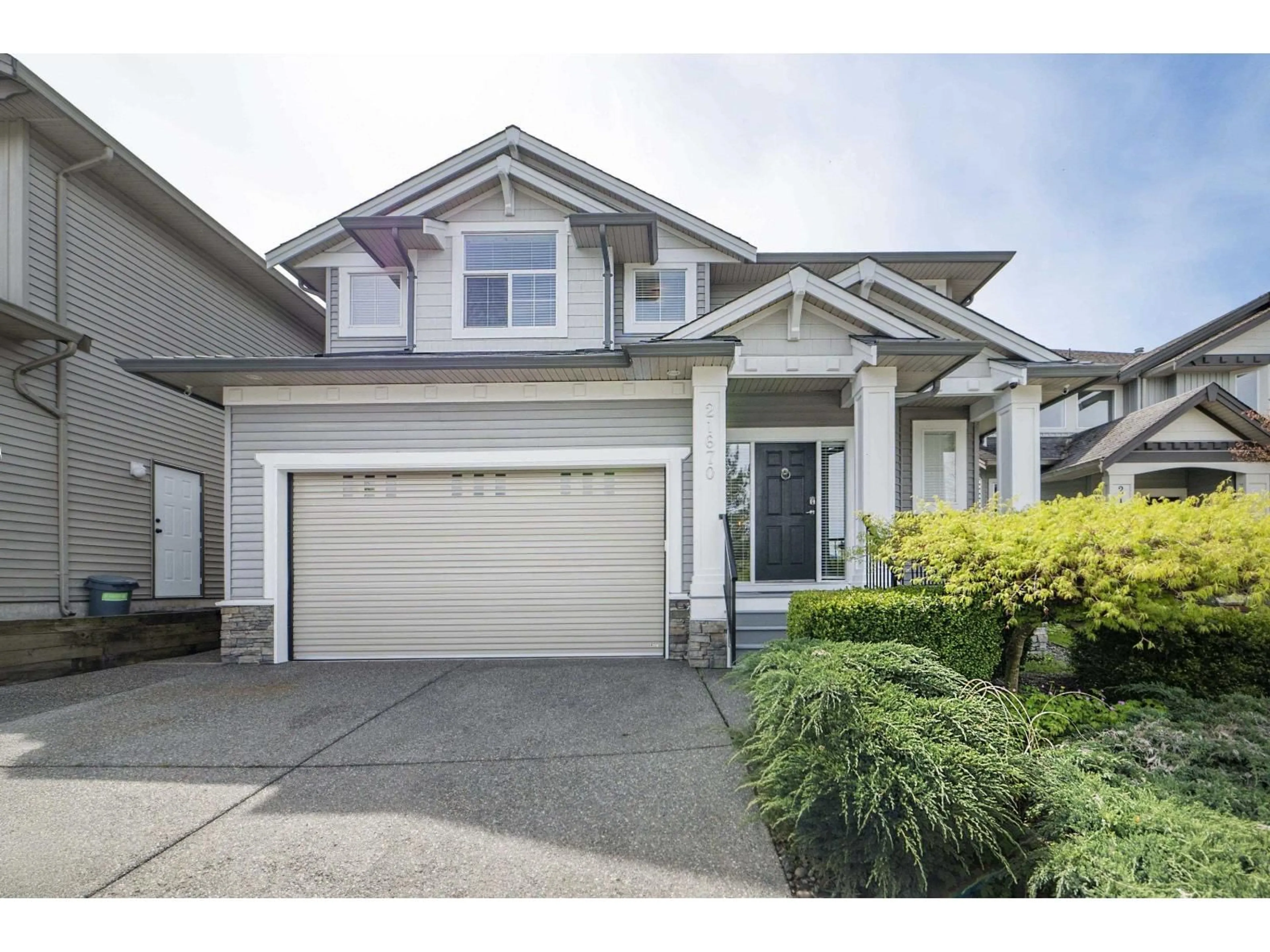 Home with vinyl exterior material, street for 21670 89 AVENUE, Langley British Columbia V1M4C6