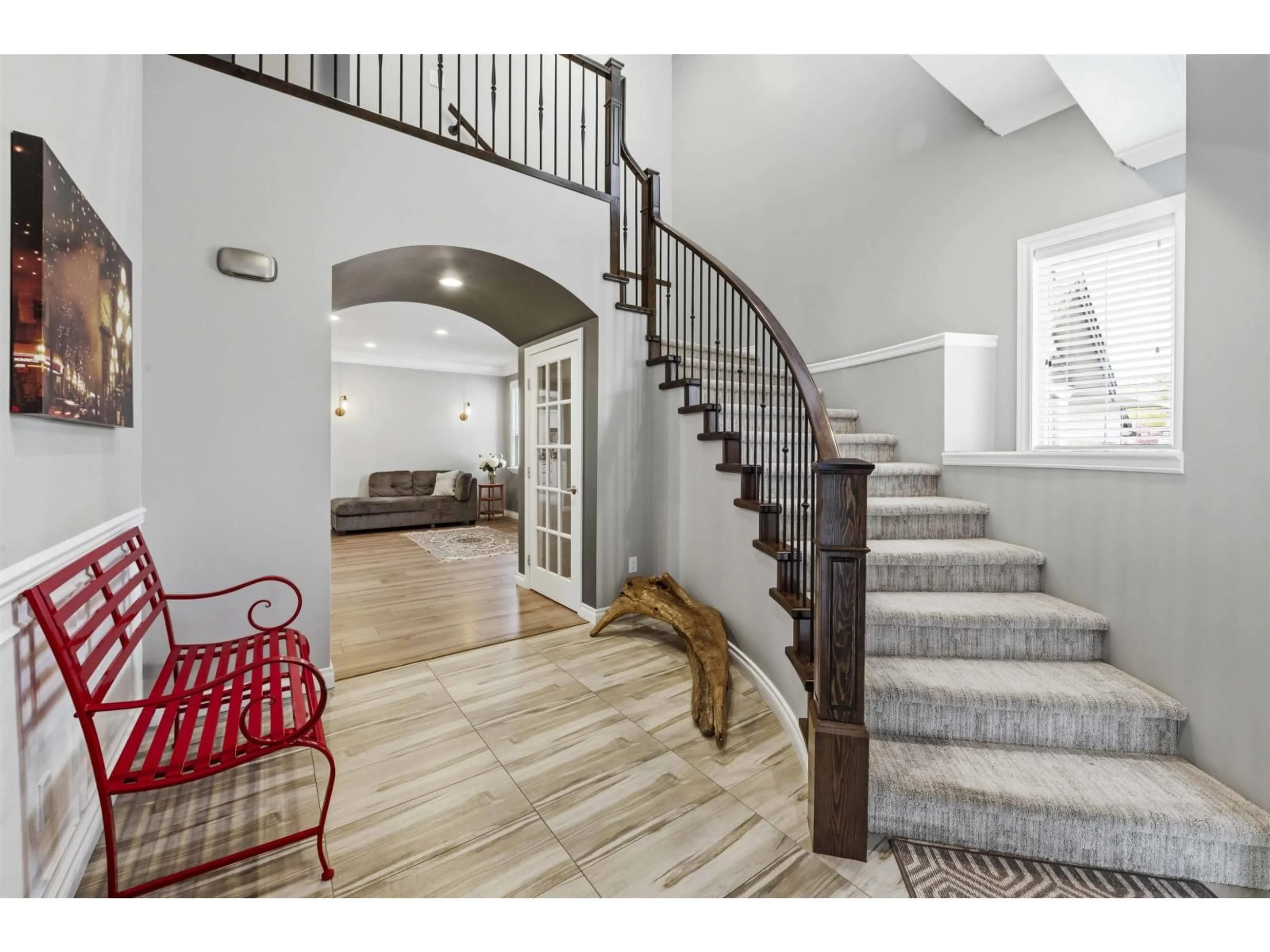Indoor entryway for 21670 89 AVENUE, Langley British Columbia V1M4C6