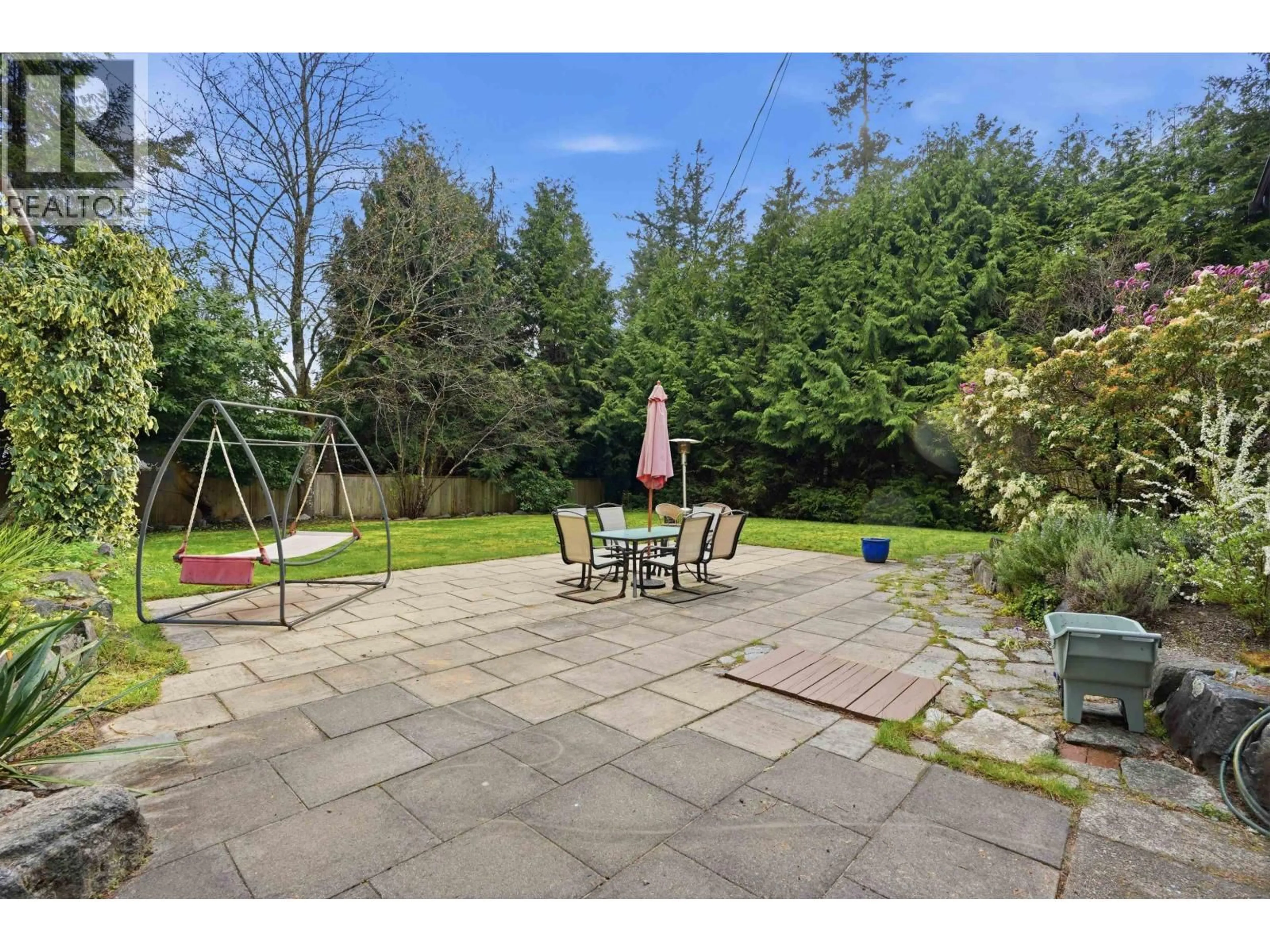 Patio, street for 8099 NORTHWOOD ROAD, Halfmoon Bay British Columbia V7Z1A8