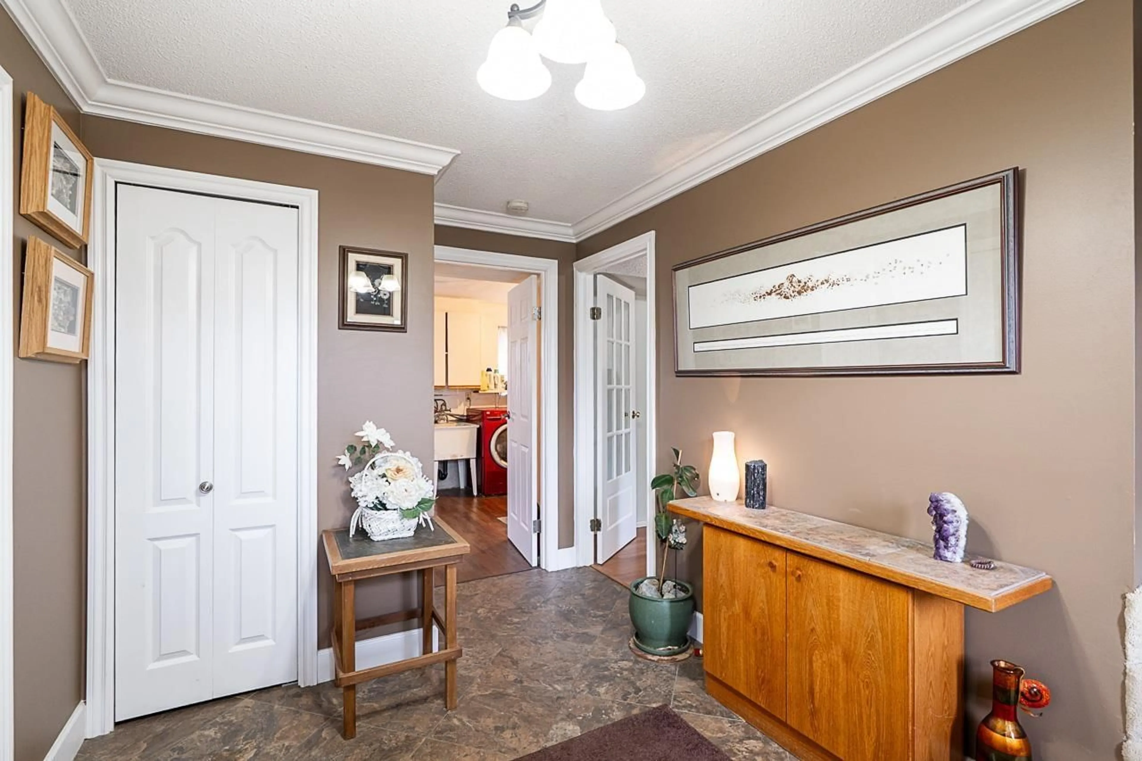 Indoor entryway for 11551 PARKWOOD PLACE, Delta British Columbia V4C7L1