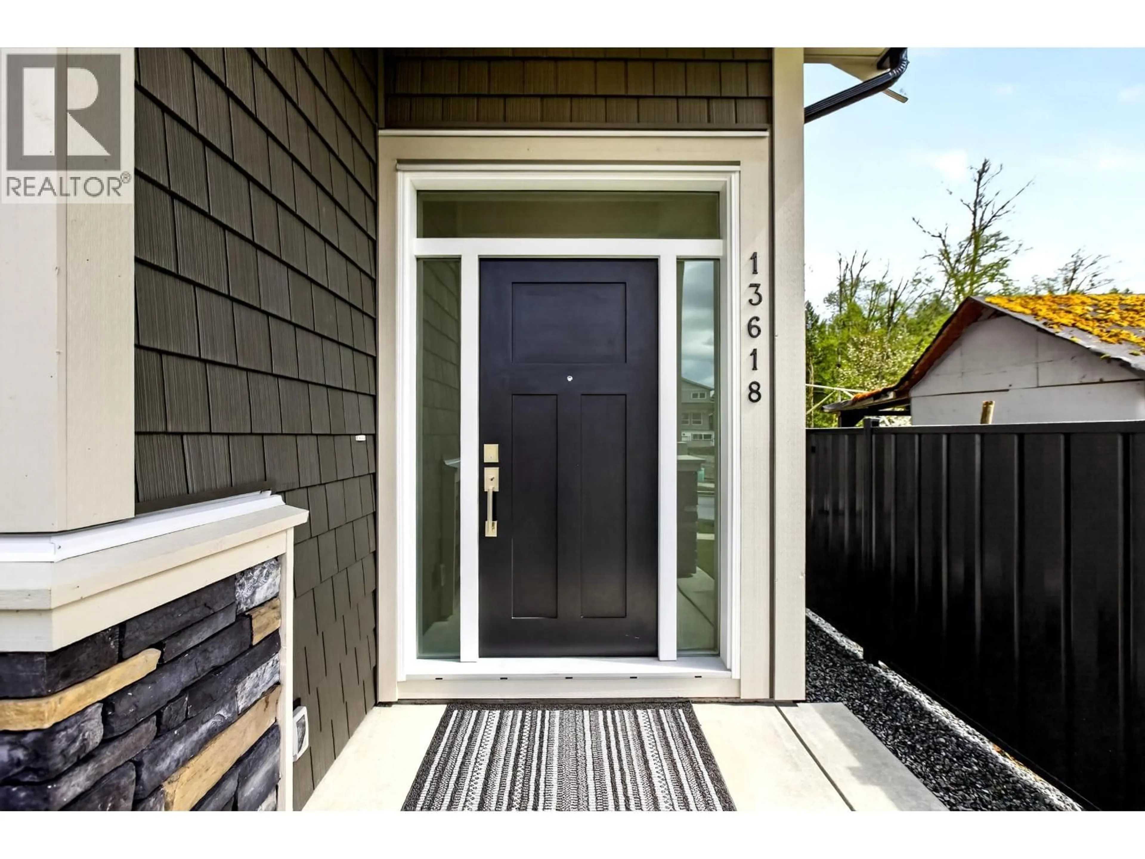 Indoor entryway for 13618 231 STREET, Maple Ridge British Columbia V2X0S2