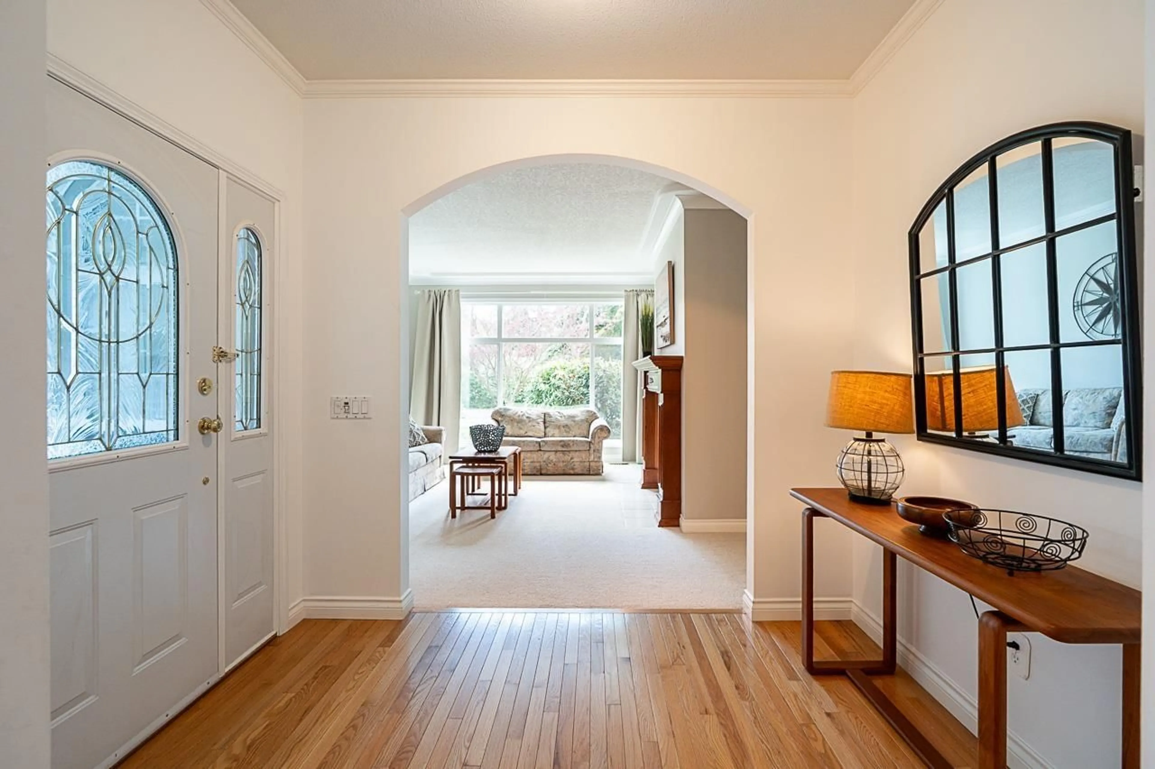 Indoor entryway for 20947 44 AVENUE, Langley British Columbia V3A5A9