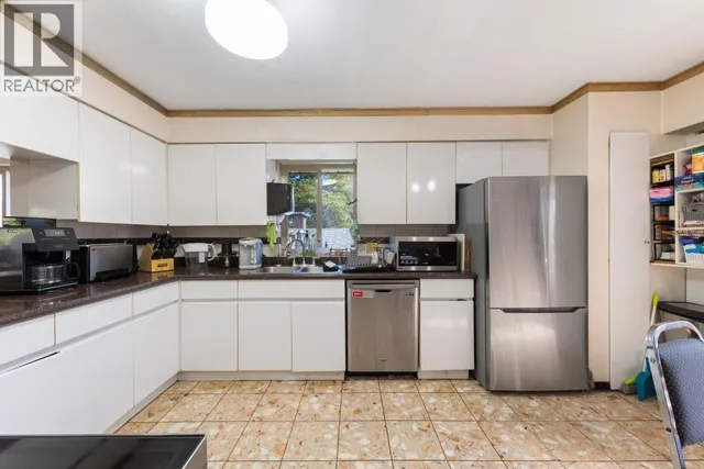 2472 12TH AVENUE, Vancouver 3