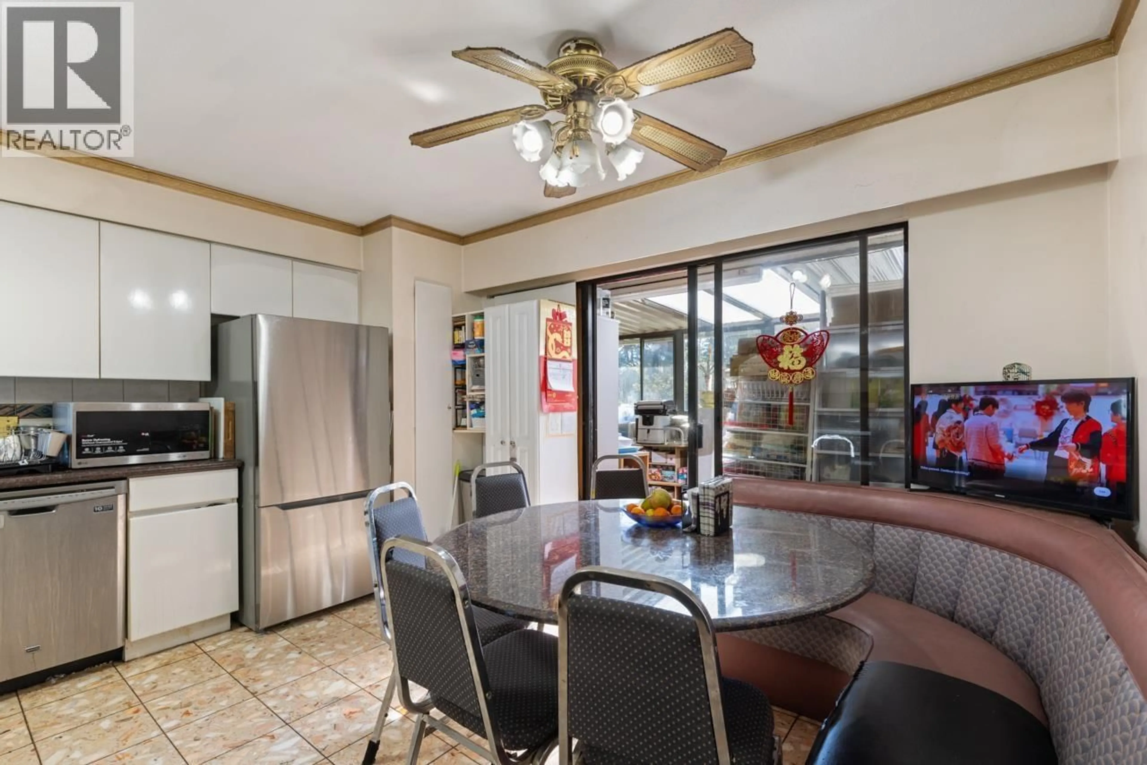 Unknown for 2472 12TH AVENUE, Vancouver British Columbia V5M2C2