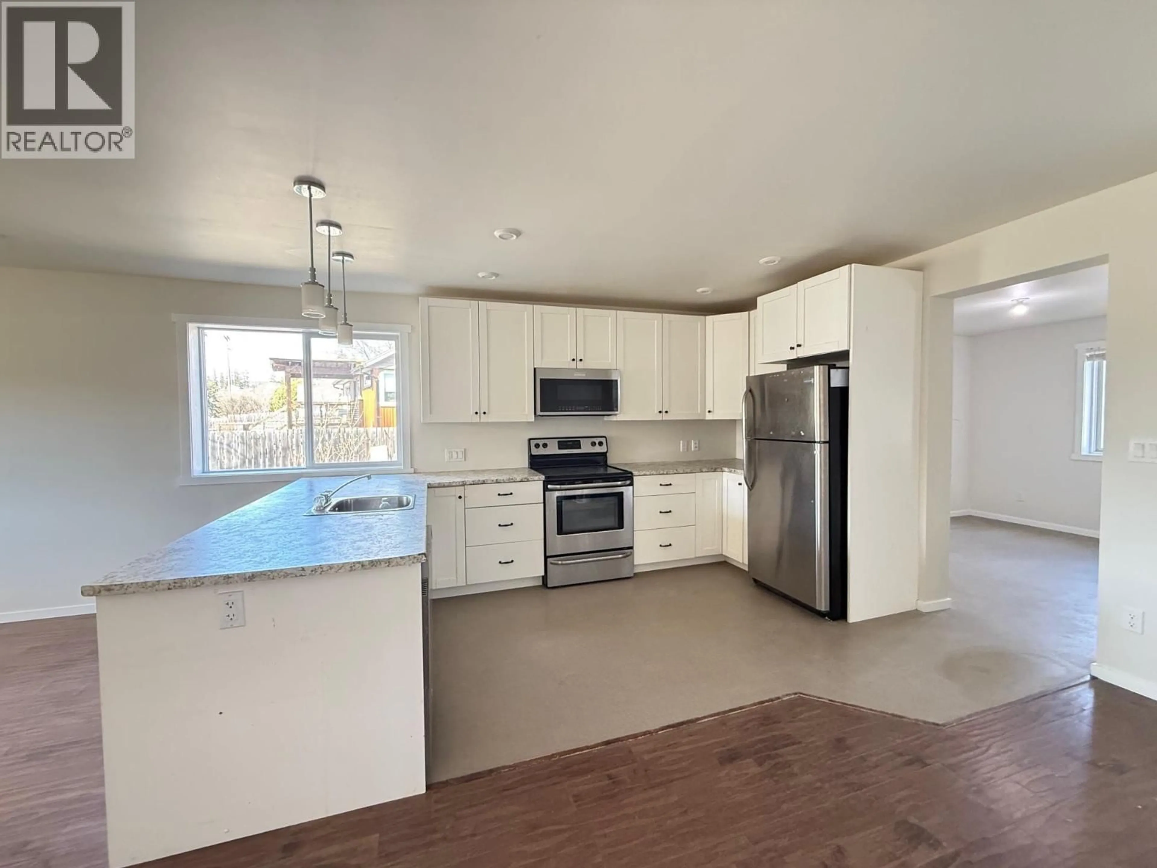 Open concept kitchen, unknown for 252 FOURTH AVENUE, Williams Lake British Columbia V2G2E1