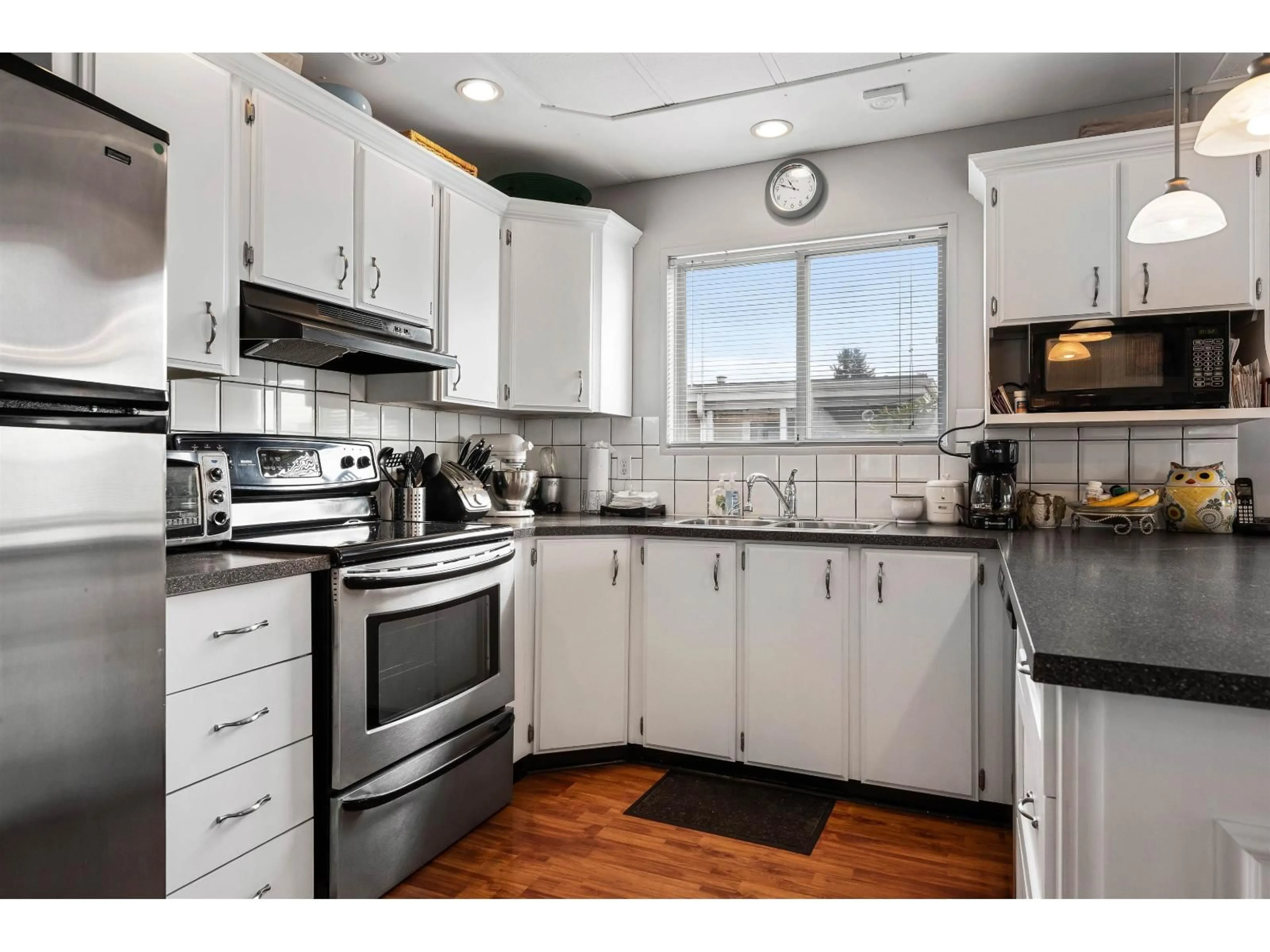 Standard kitchen, unknown for 165 - 27111 0 AVENUE, Langley British Columbia V4W2T4